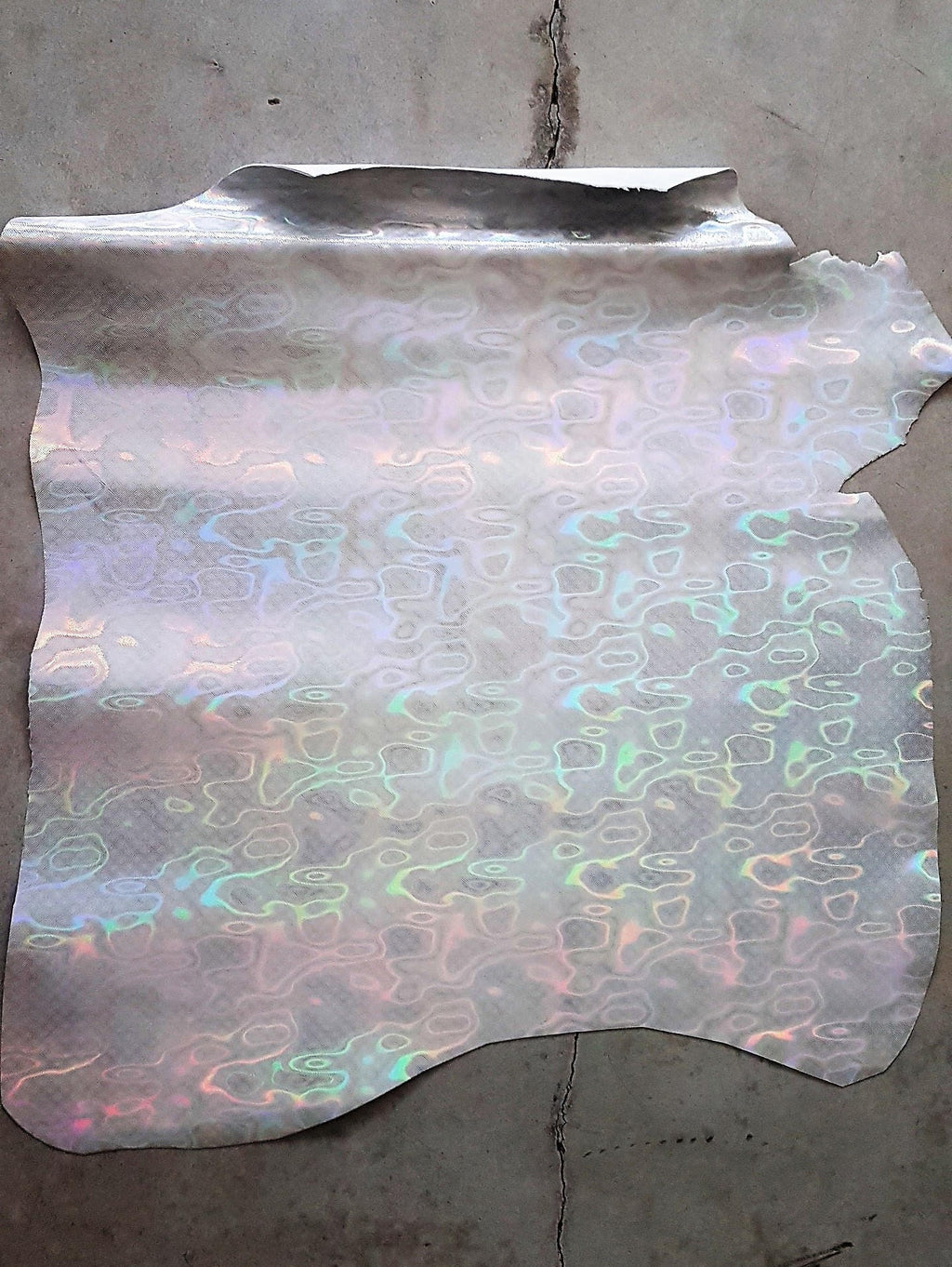 Silver HOLOGRAPHIC leather skin, iridescent metallic suede goatskin, perfect for hobbists B17090-MT-ST La Garzarara