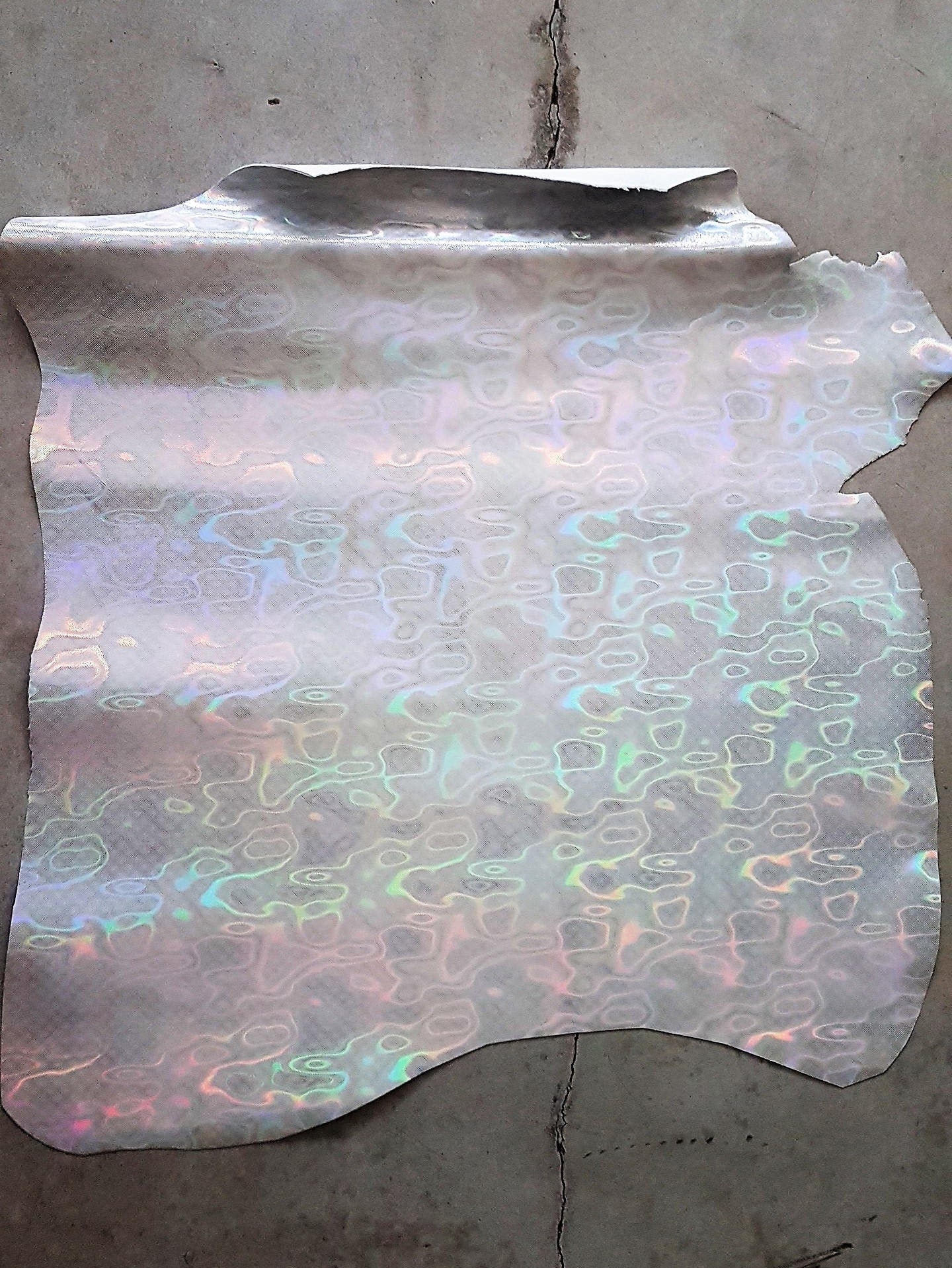 Silver HOLOGRAPHIC leather skin, iridescent metallic suede goatskin, perfect for hobbists B17090-MT-ST La Garzarara
