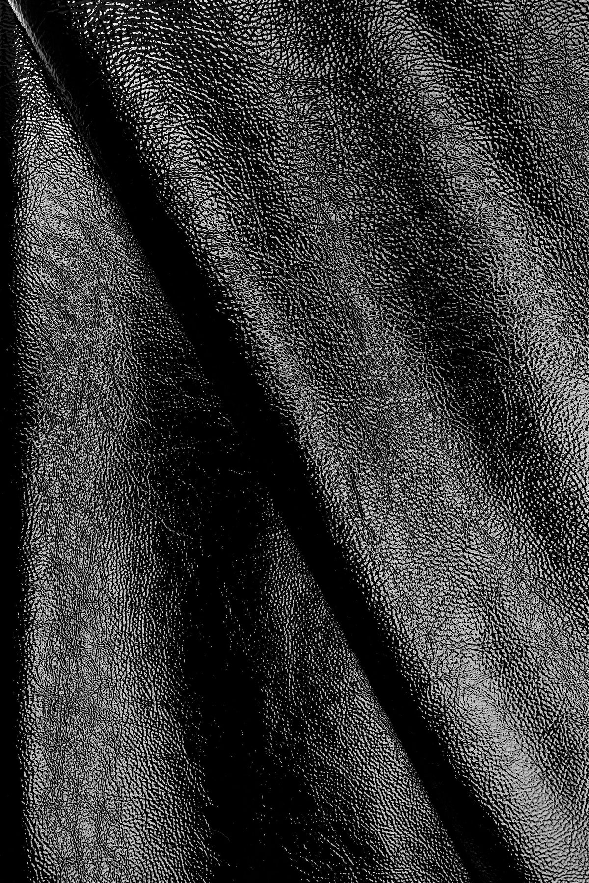 Black PATENT NAPLACK leather hide, glossy wrinkled calfskin, elegant soft cowhide 0.7 - 0.9 mm for hobbyists B19872-TB La Garzarara