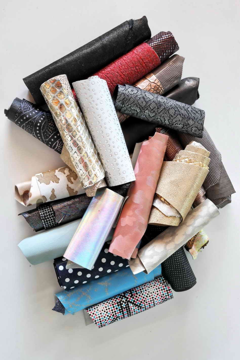 Printed Metallic Leather Scraps, Assorted Renmants Patterns, Foil and Shimmer Finish Leather Pieces B003 La Garzarara
