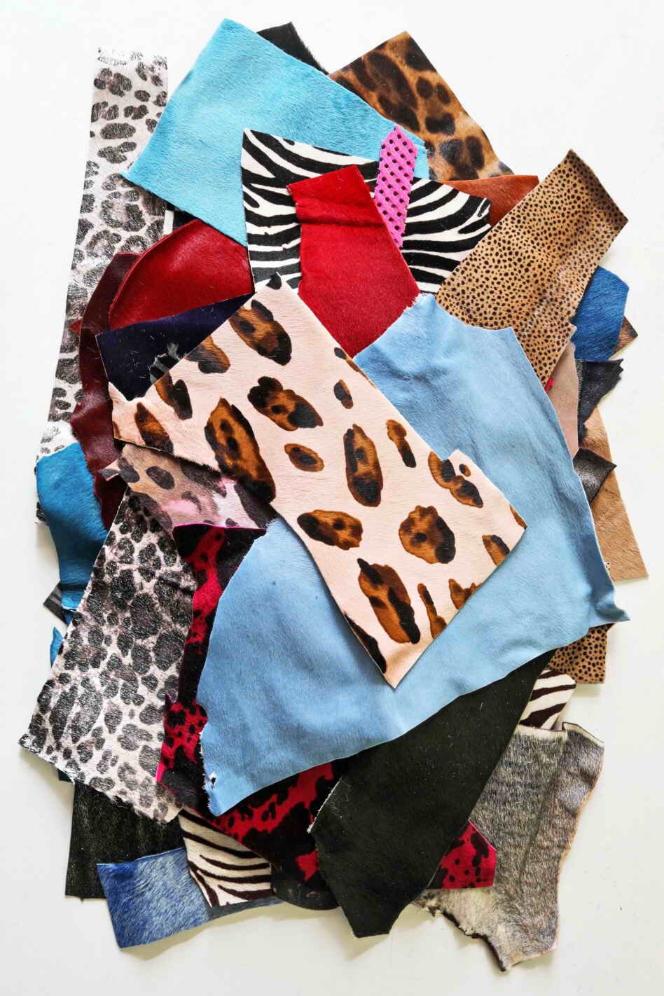 Leather hairy calf printed and solid colors scraps bag, in total for 1 lbs (500 gr) and 2 lbs (1 kg) B007 La Garzarara