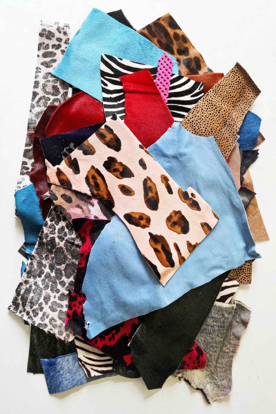 Leather hairy calf printed and solid colors scraps bag, in total for 1 lbs (500 gr) and 2 lbs (1 kg) B007 La Garzarara
