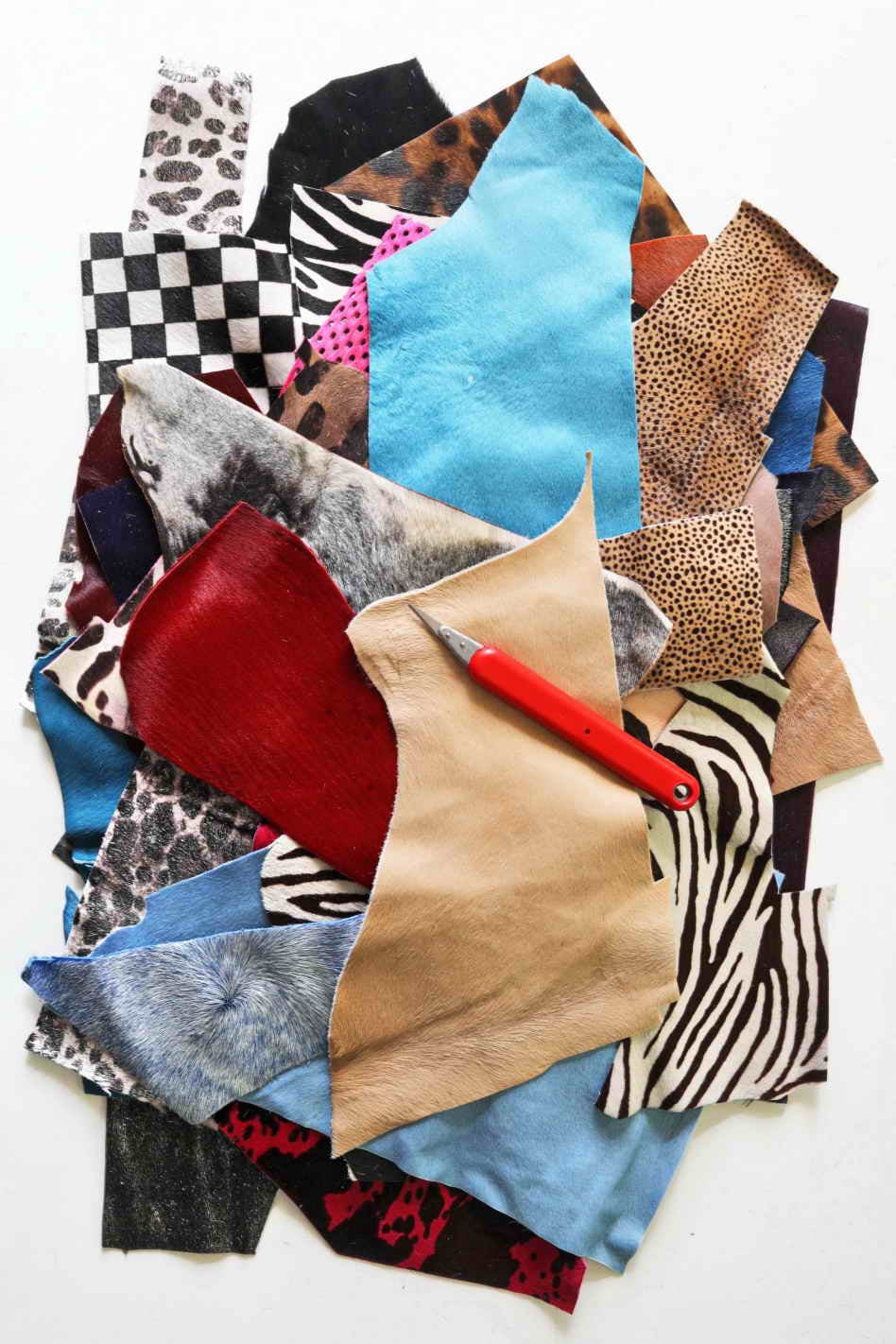 Leather hairy calf printed and solid colors scraps bag, in total for 1 lbs (500 gr) and 2 lbs (1 kg) B007 La Garzarara