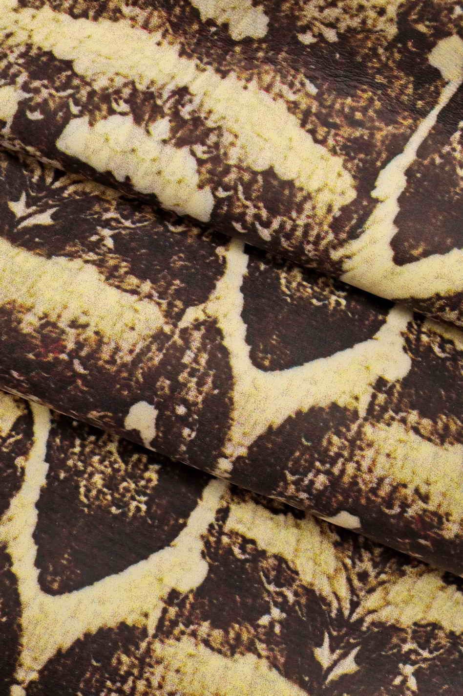 SNAKESKIN Cowhide hide – Jungle PYTHON Print Beige Grey Black Textured Reptile skin B12329-ST La Garzarara