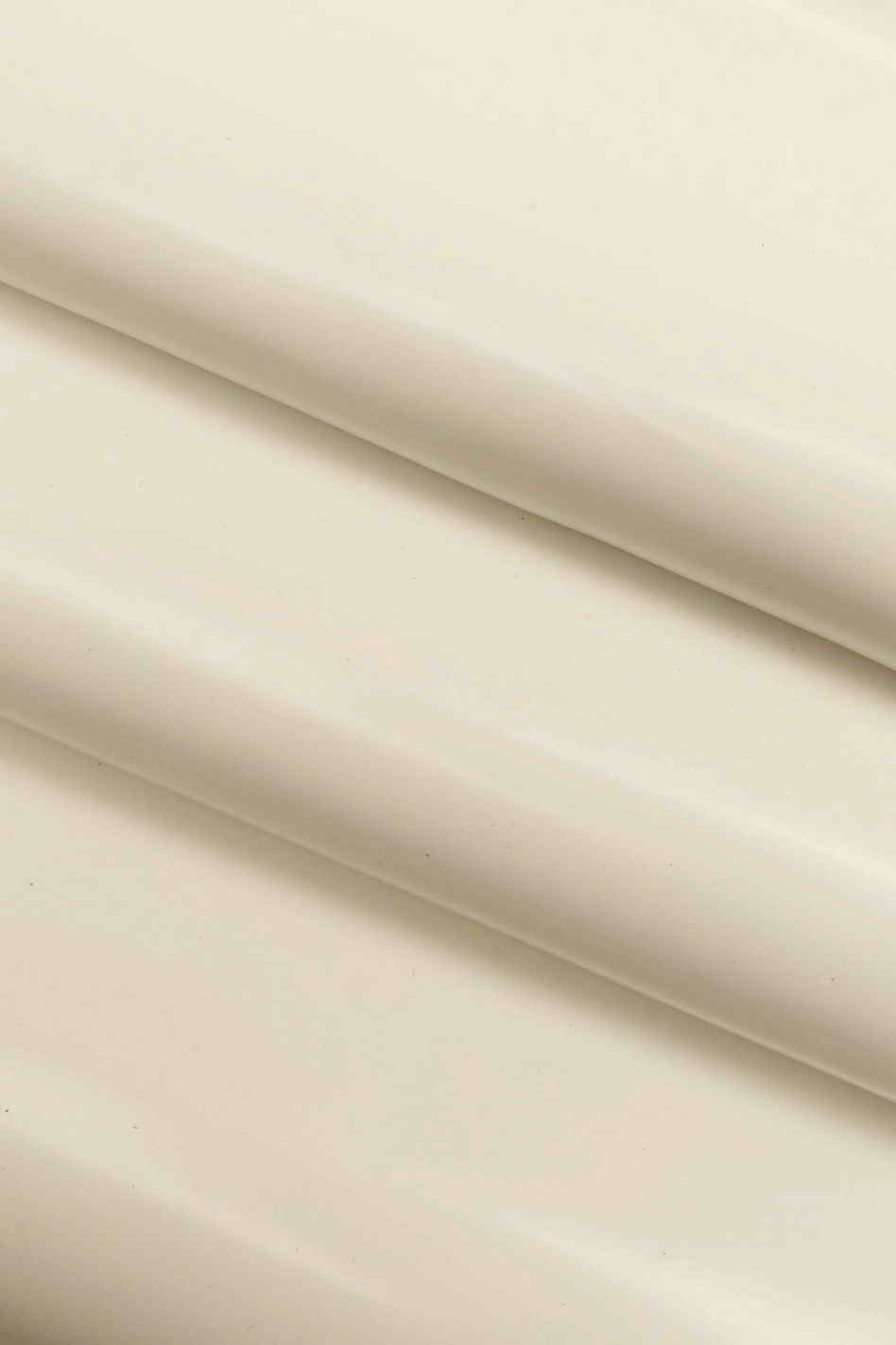 Burgundy white matte cowhide leather hides - rigid classic CALFSKIN B13399-TU La Garzarara