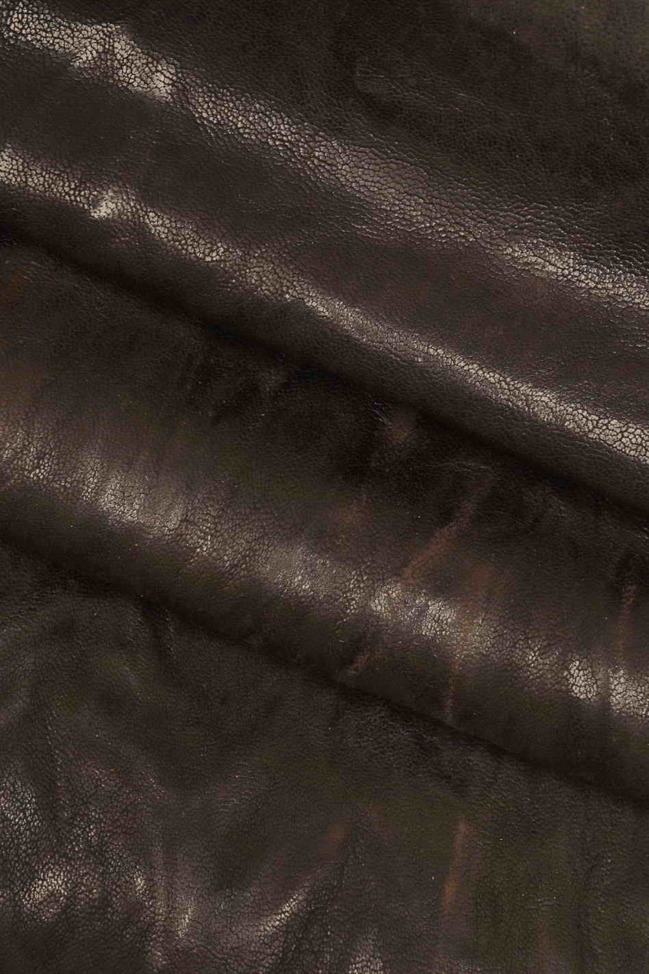 Aged nappa skin, vintage washed sheep leather, distressed crinkled lambskin in brown tones, color options B13900-VT La Garzarara