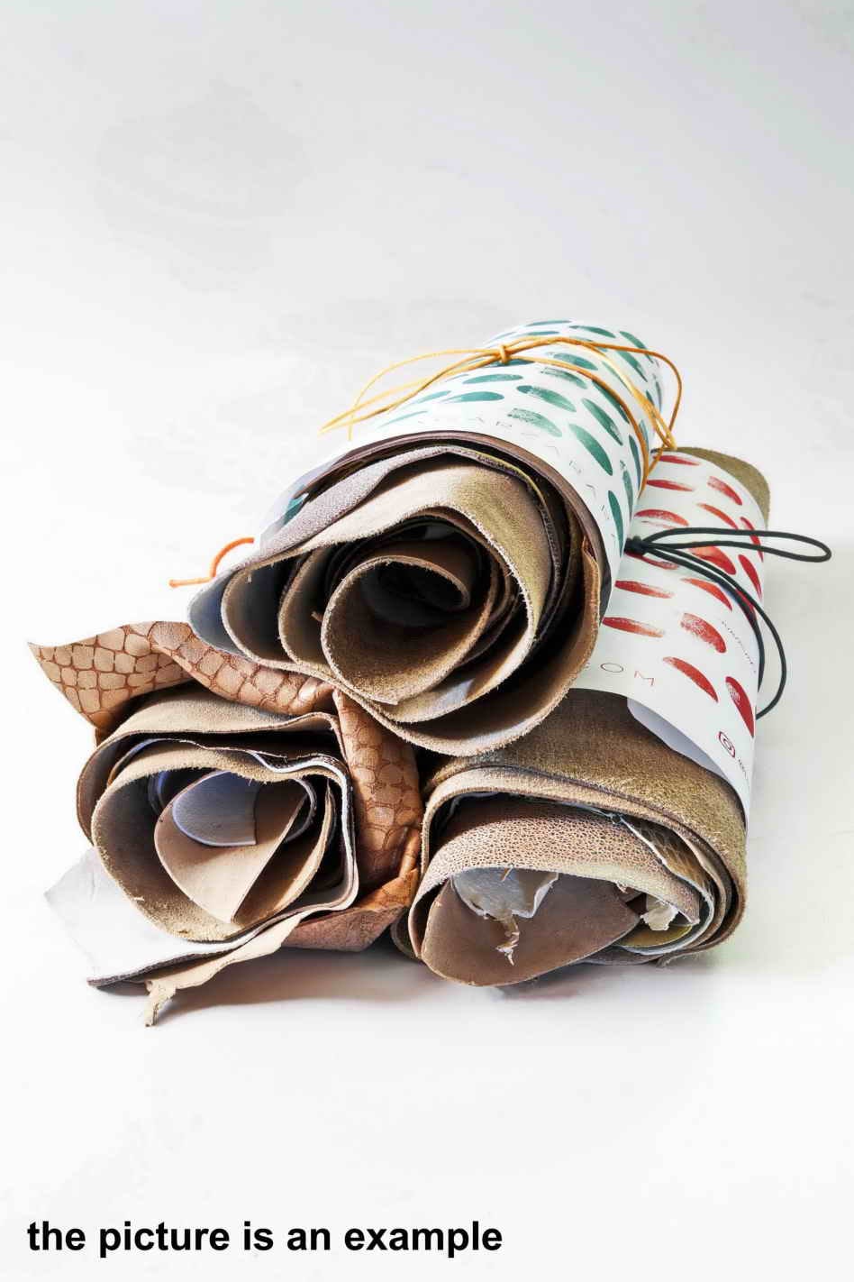 Gold Platinum Remnants Leather for Small Projects, Scraps for Leathercraft, Premium Leather Pieces B086/B La Garzarara