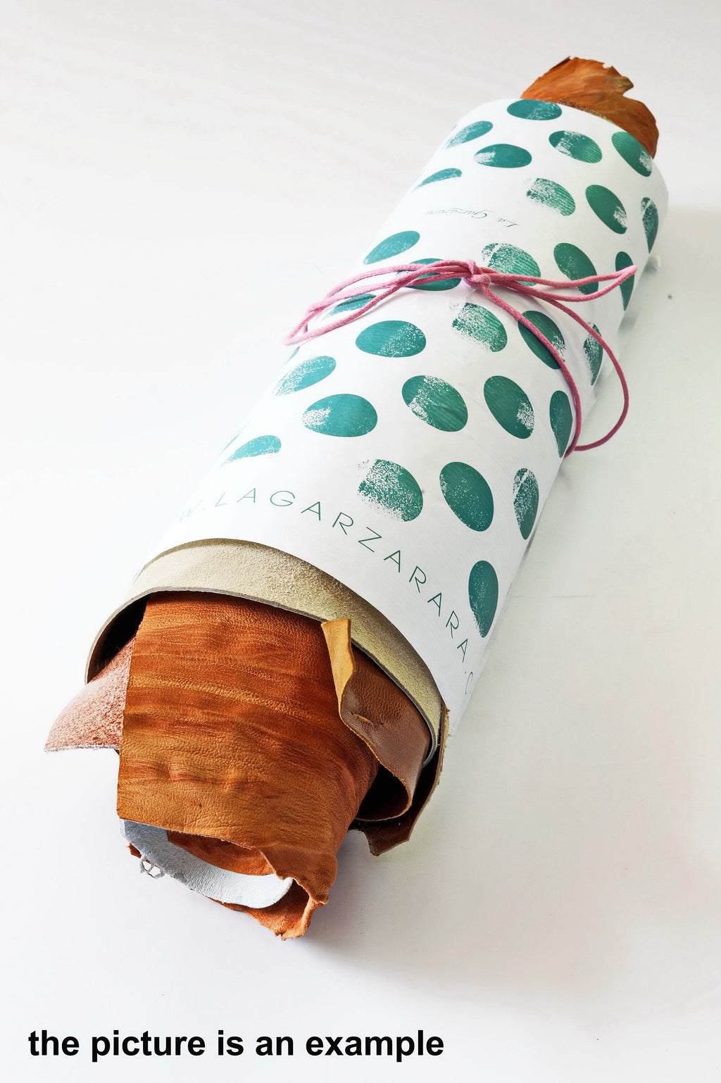 Brown leather scaps lot, mix large cognac leather pieces, random renmants mix of smooth printed and laminated leather 10 or 15 pcs B084
