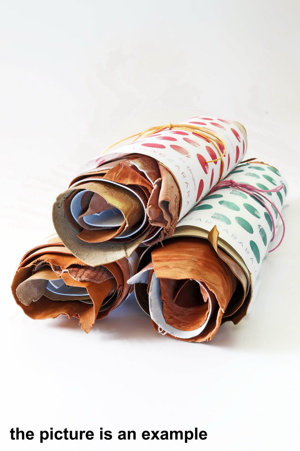 Brown leather scaps lot, mix large cognac leather pieces, random renmants mix of smooth printed and laminated leather 10 or 15 pcs B084