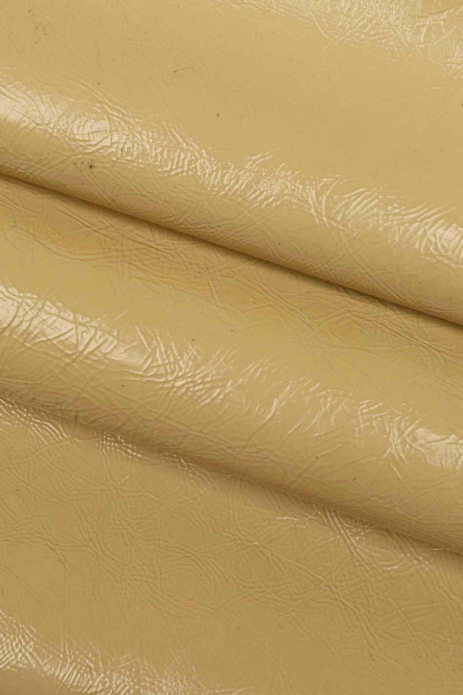 Wrinkled lacquer leather skins, light gray, beige, camel glossy textured cowhides B13974-TU La Garzarara
