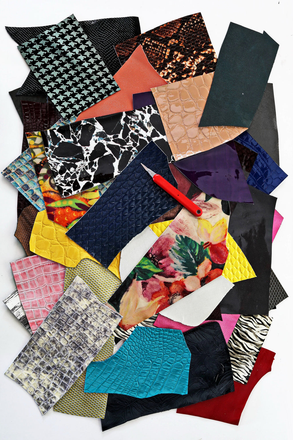 Glossy Printed Leather Scraps, Assorted Patterns and High Gloss Finishes, Unique Patent Craft Offcuts 300g 500g 1kg B011 La Garzarara