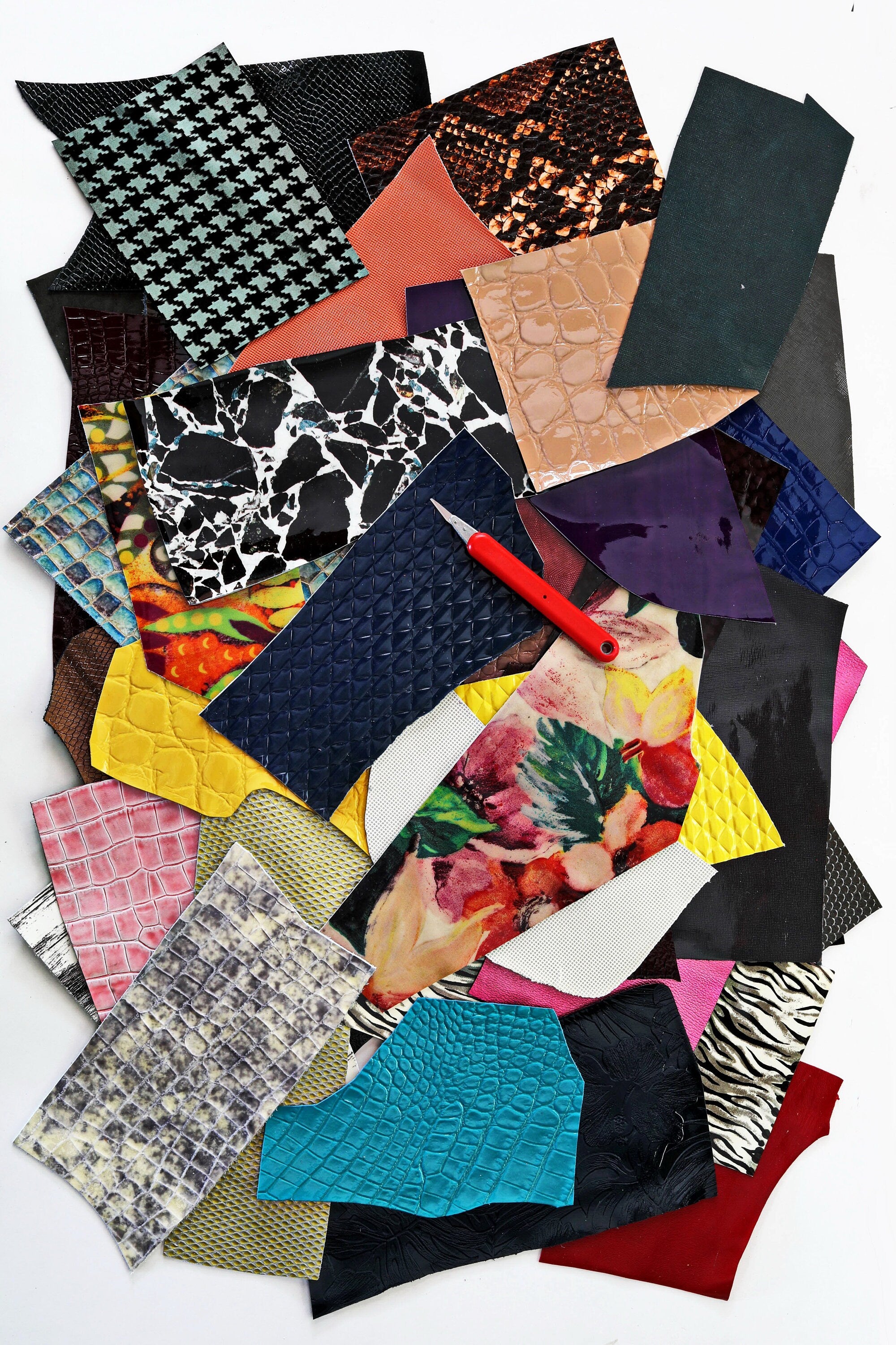 Glossy Printed Leather Scraps, Assorted Patterns and High Gloss Finishes, Unique Patent Craft Offcuts 300g 500g 1kg B011 La Garzarara