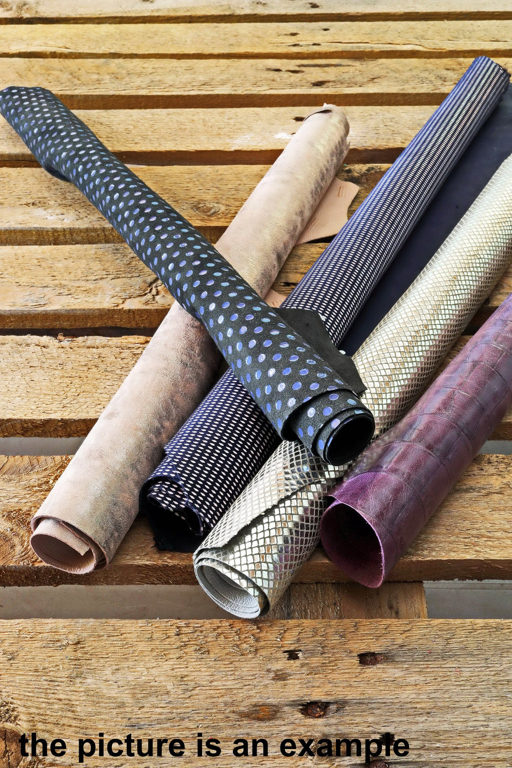 Printed Leather scraps for sewing, patterned and laminated leather pieces, renmants Offcuts AMZ40/B La Garzarara