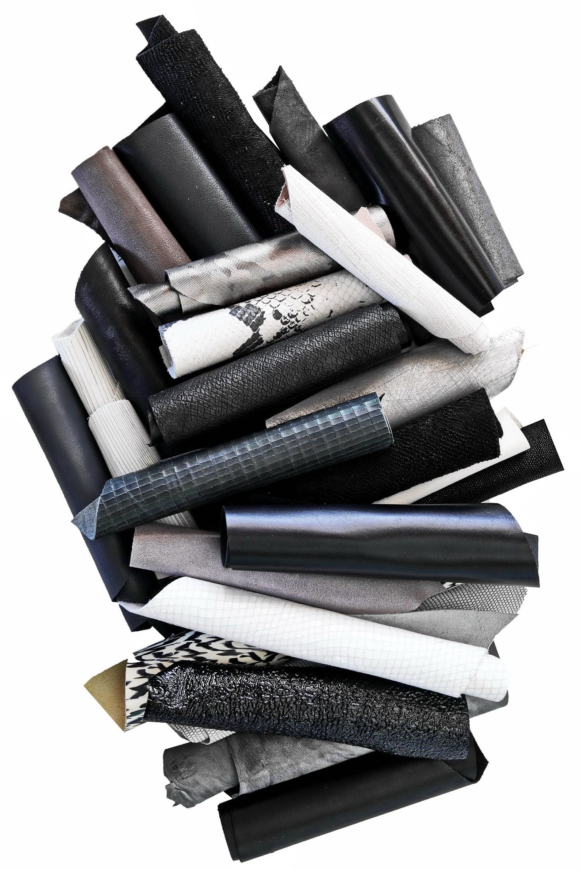 Black and White Leather Pieces, 5x6 Small Craft Cuts, Mixed Textures and Patterns, Leather Assortment 0,7 lbs - 1 lbs - 1,7 lbs - 2 lbs B054