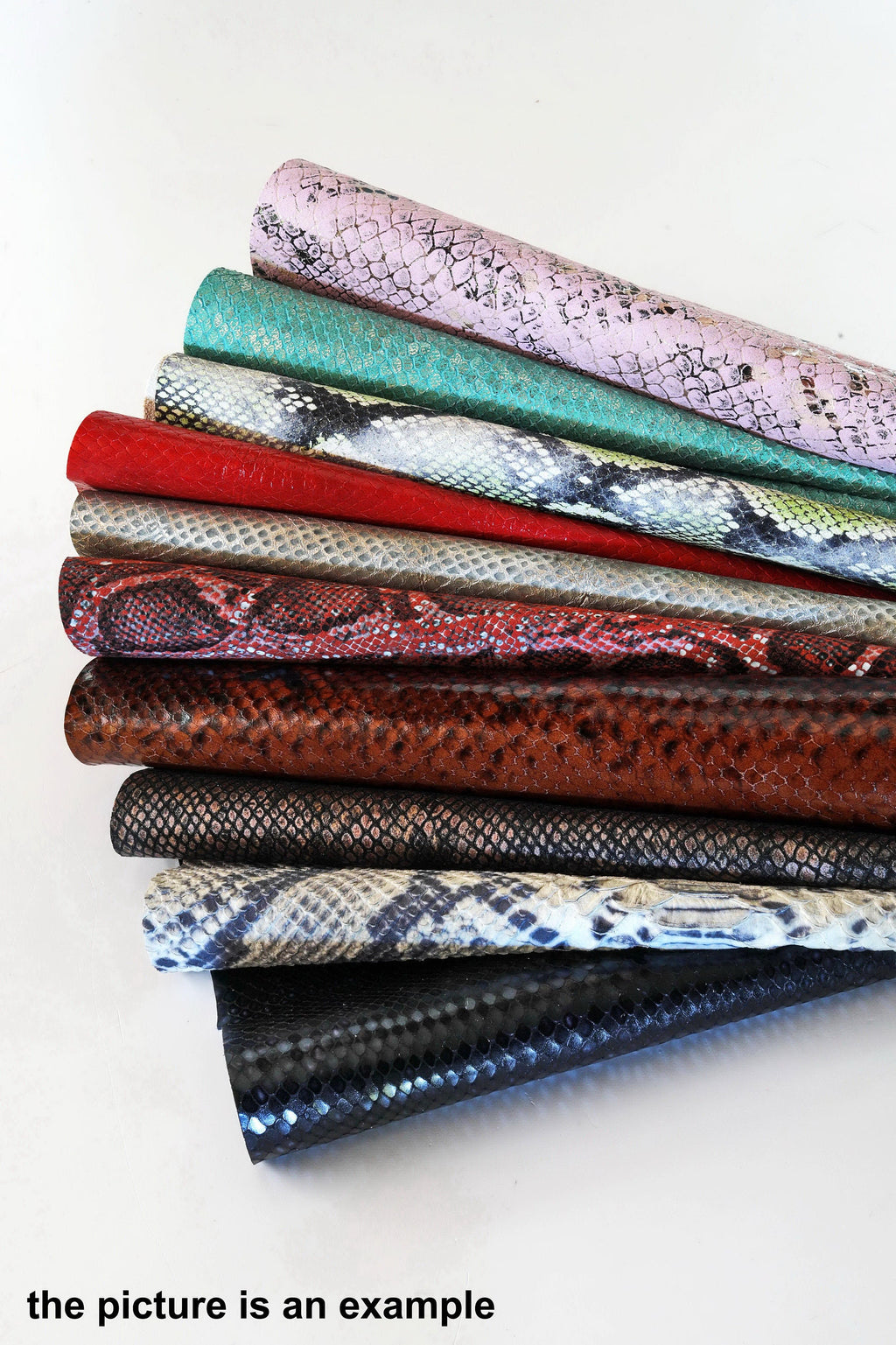 Python print leather scraps, embossed renmants skins, printed snakeskin offcuts, assortment reptile leather pieces for crafts B096