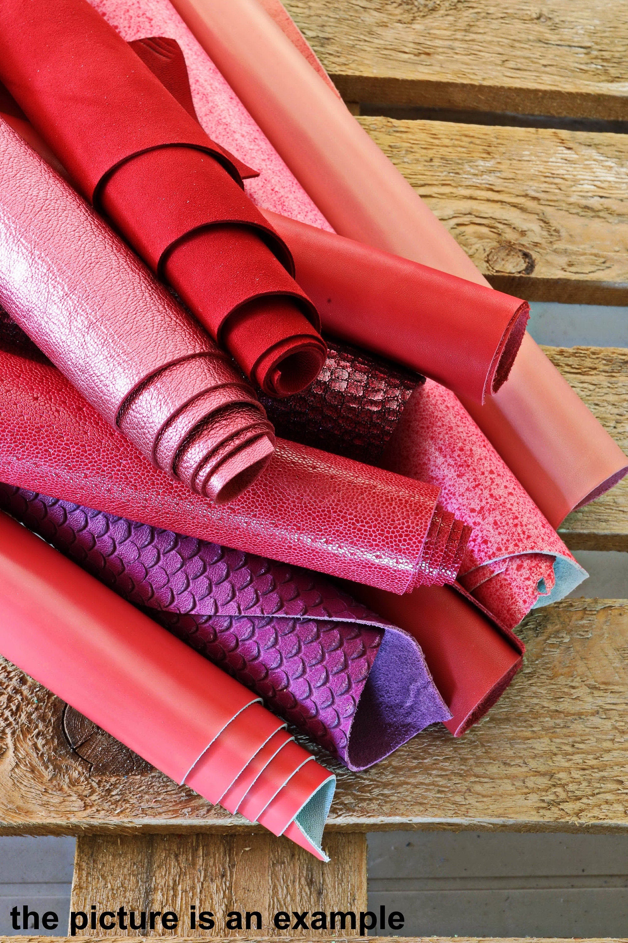 Mix LEATHER scraps - RED and PINK tones - fancy textures and softness various, italian leather pieces 1 lbs- 1,7 lbs- 2 lbs- 4 lbs B083/B