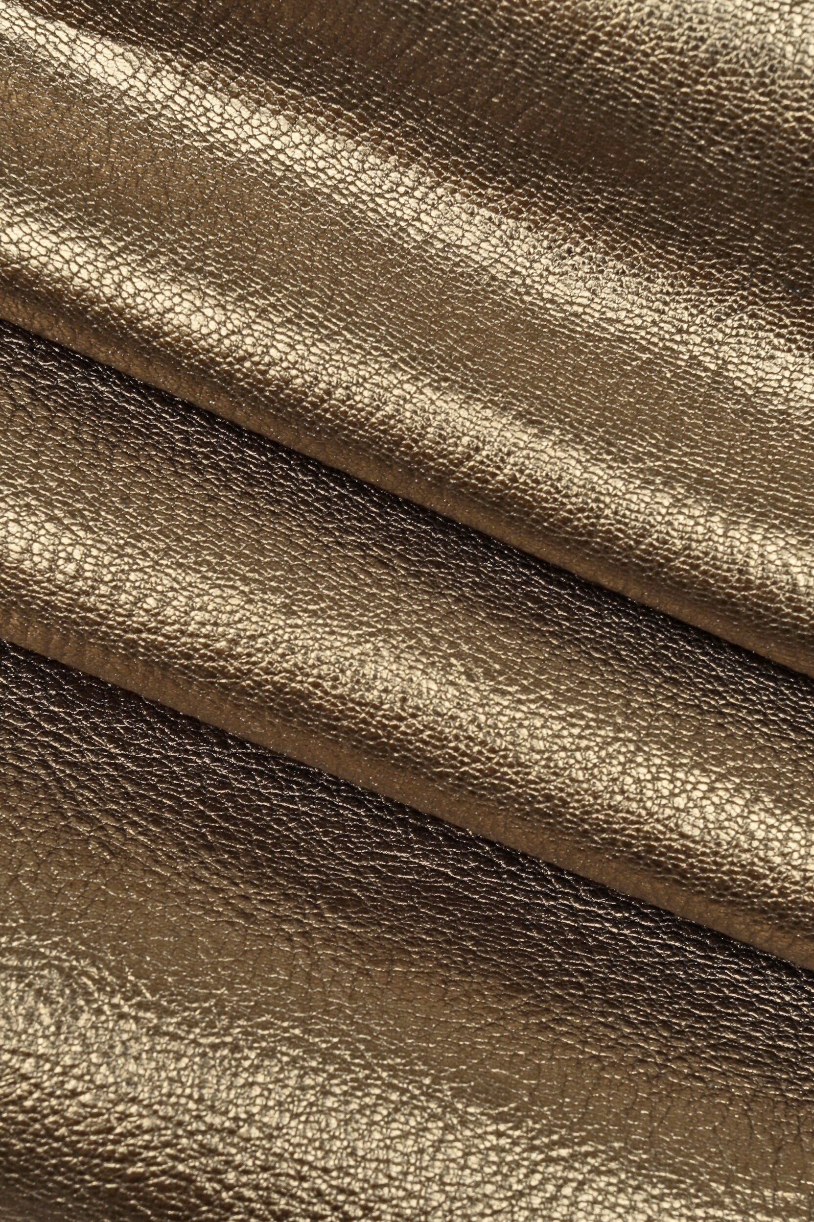 Red, purple, gunmetal METALLIC LEATHER skin, pebble grain metal goatskin, wrinkled shiny soft goat hide B14286-MT La Garzarara