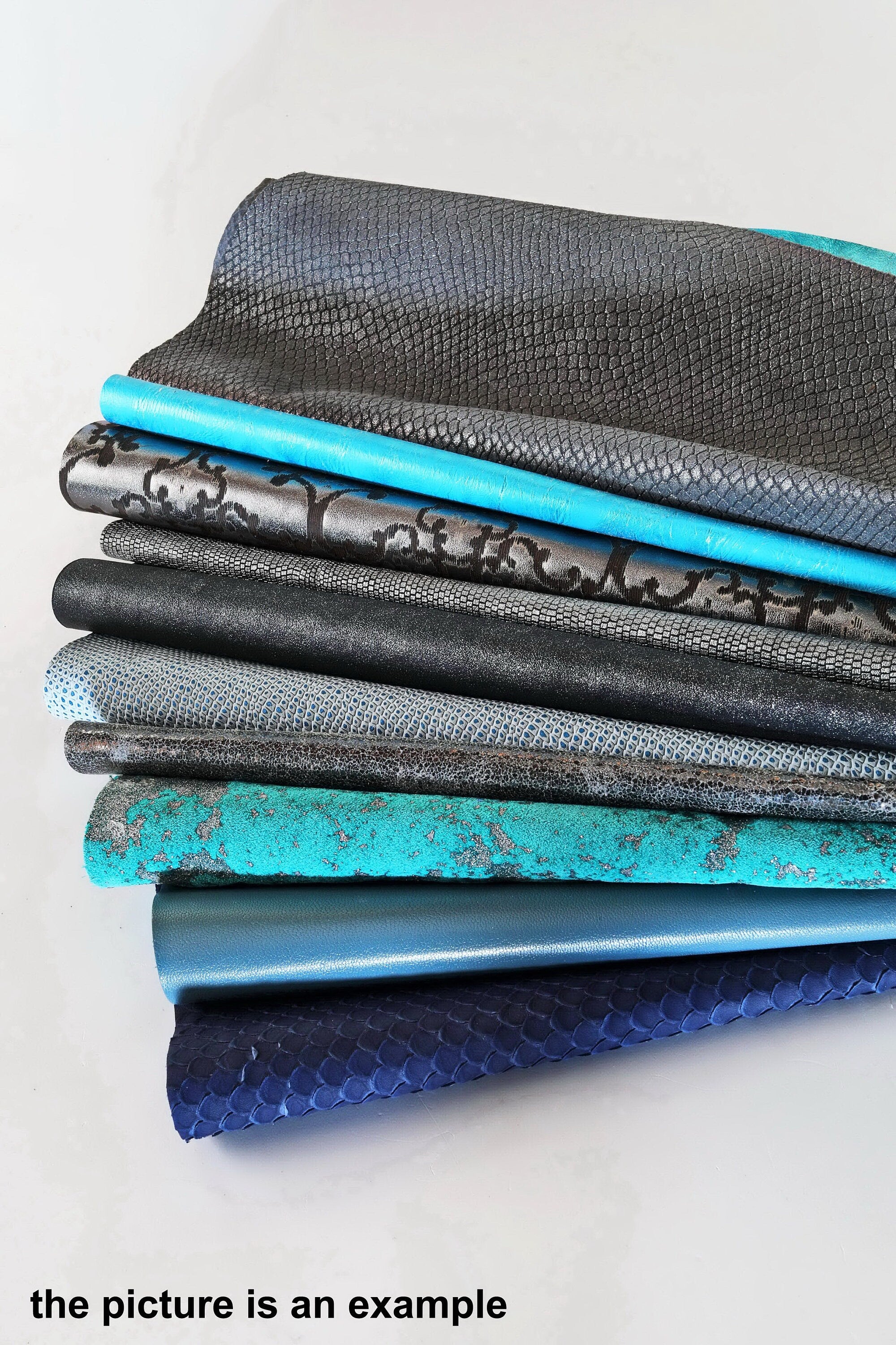 Blue grey leather scraps , random pieces of skins mix of prints and solid offucts for crafts 10 or 15 pcs B094 La Garzarara