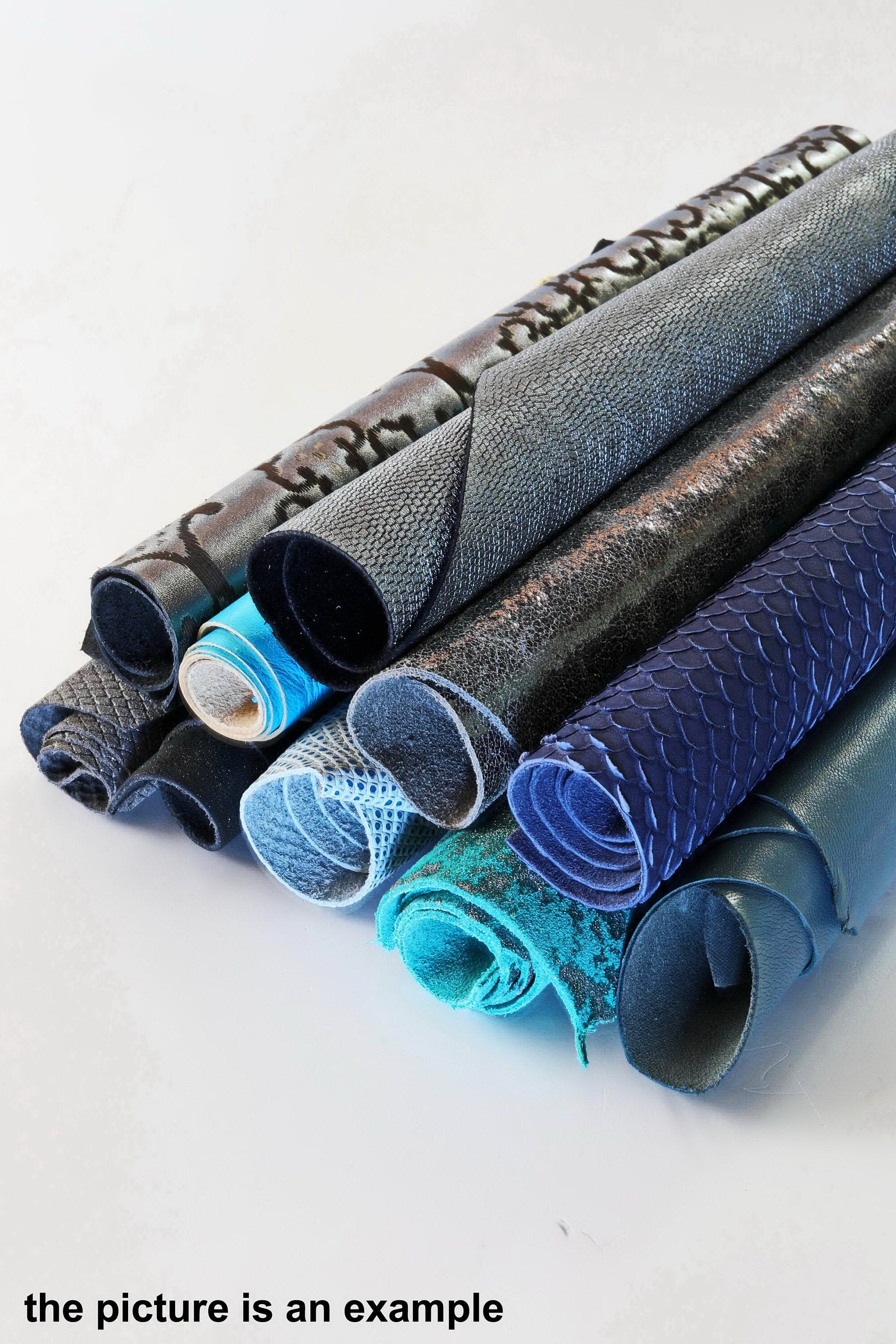 Blue grey leather scraps , random pieces of skins mix of prints and solid offucts for crafts 10 or 15 pcs B094 La Garzarara
