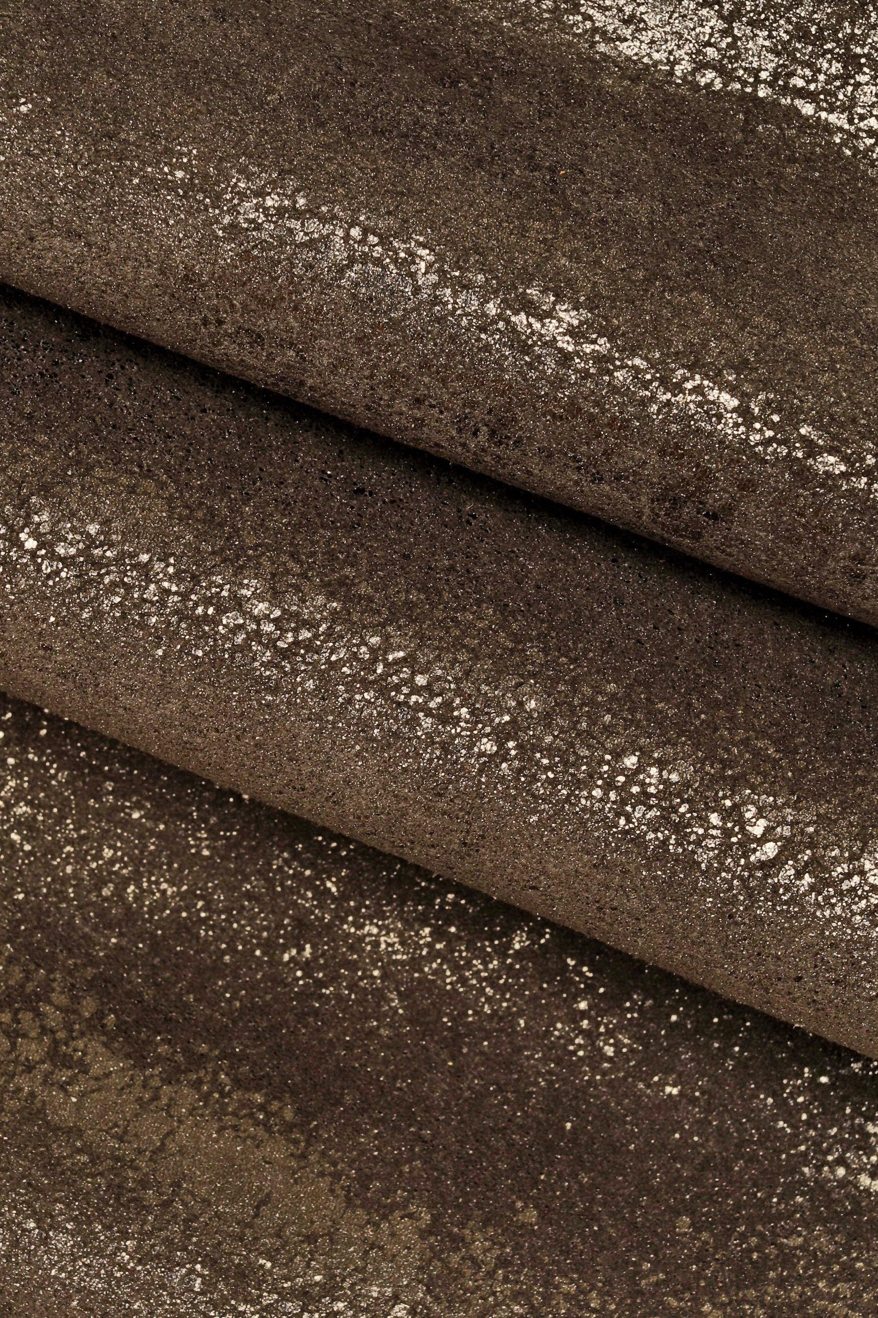 DARK GRAY metallic suede leather hide, plomb shiny calfskin, vintage cowhide B14290-MT(st) La Garzarara