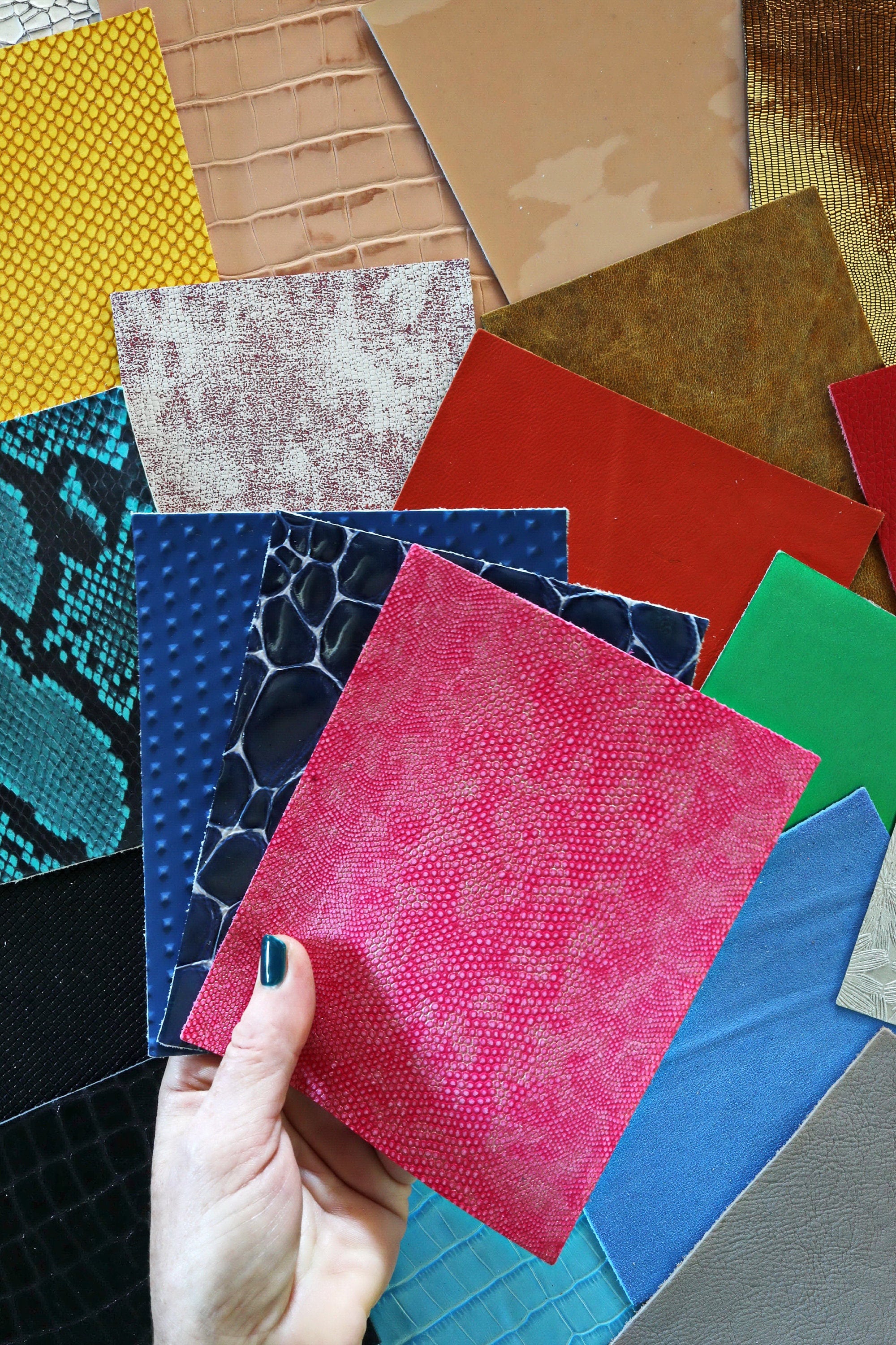 30 Leather sheets, ramdom assortment of selected PRE-CUT leather pieces, mix italian leather scraps, 5x6" B14360-PZ