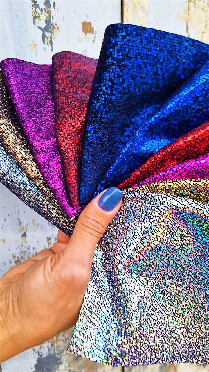 Holographic Leather Scraps, Iridescent Glitter Offcuts, Metallic Rainbow Pieces for Earrings and Crafts RT15/B La Garzarara