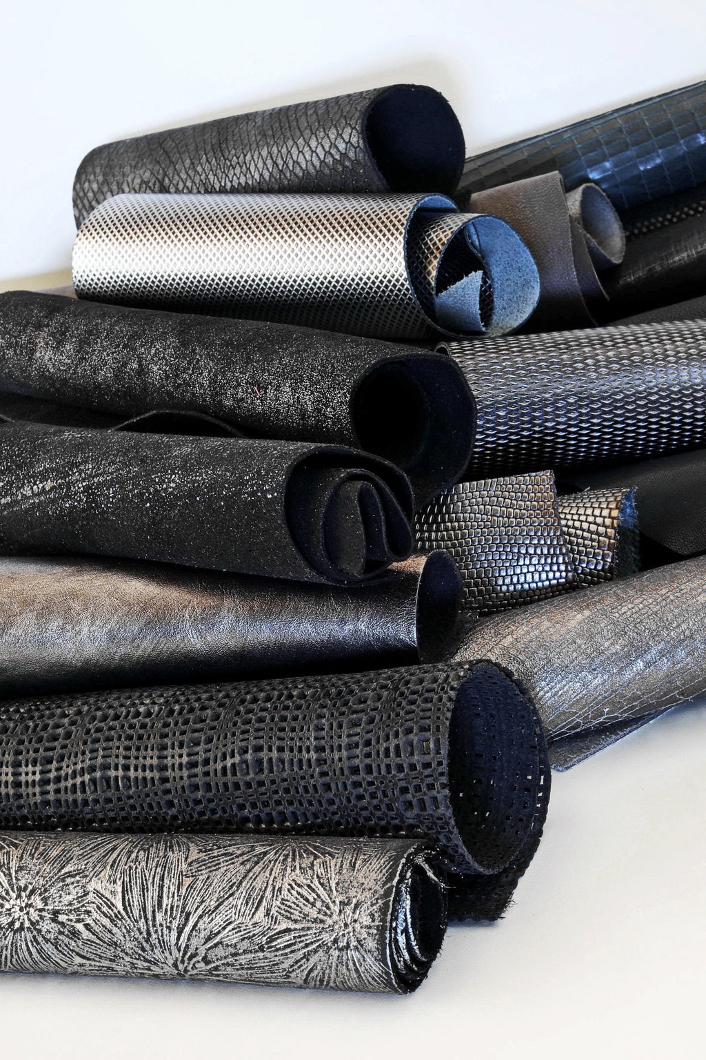 Black and Grey Leather Scraps, 5x6 Assorted Craft Pieces, Mixed Textures and Finishes, Random Selection 0,7 lbs to 2 lbs B183