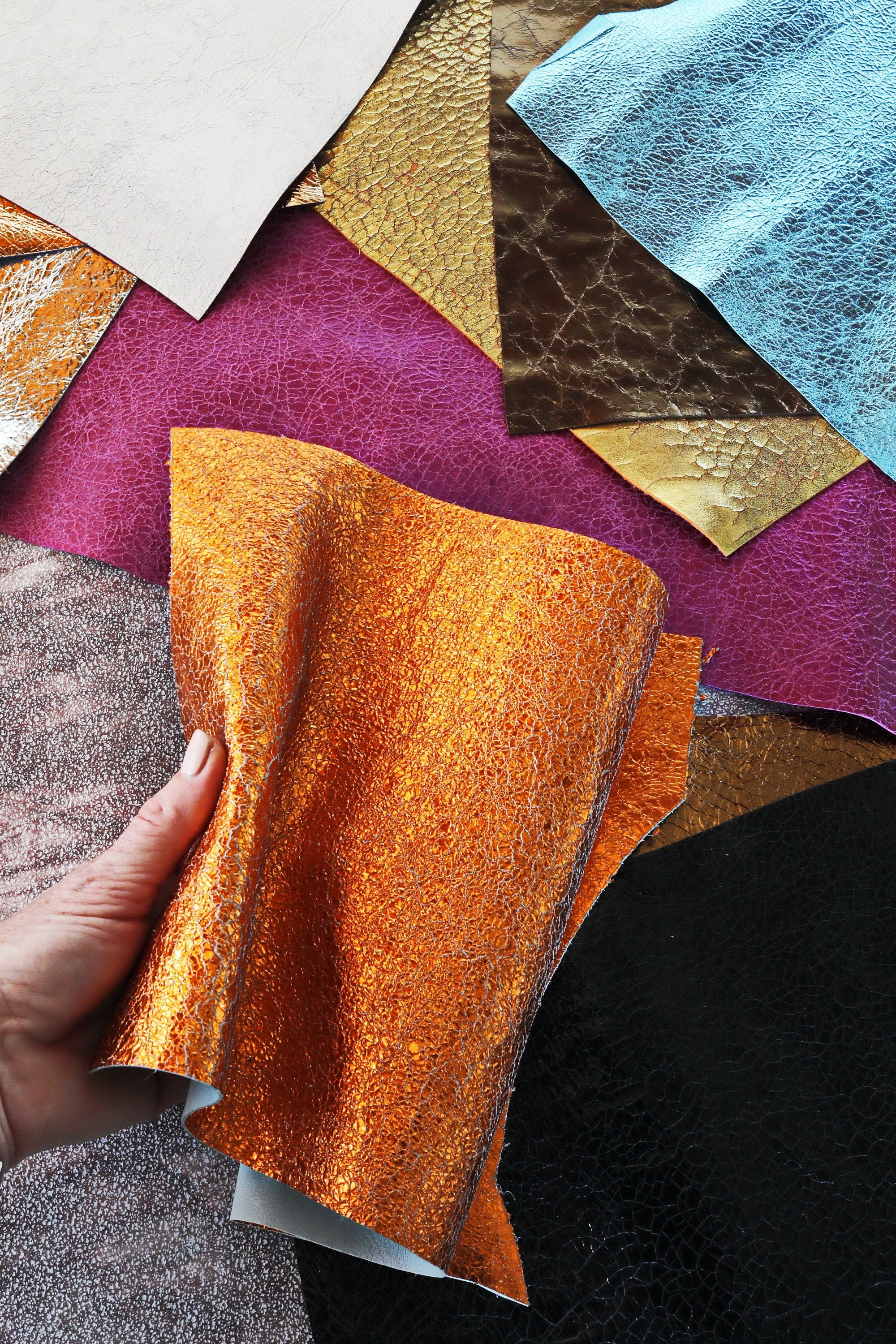Cracked leather scraps, renmants vintage pieces, random mix of laminated worn and matte textured leather 0.5 1 kg B102 B La Garzarara