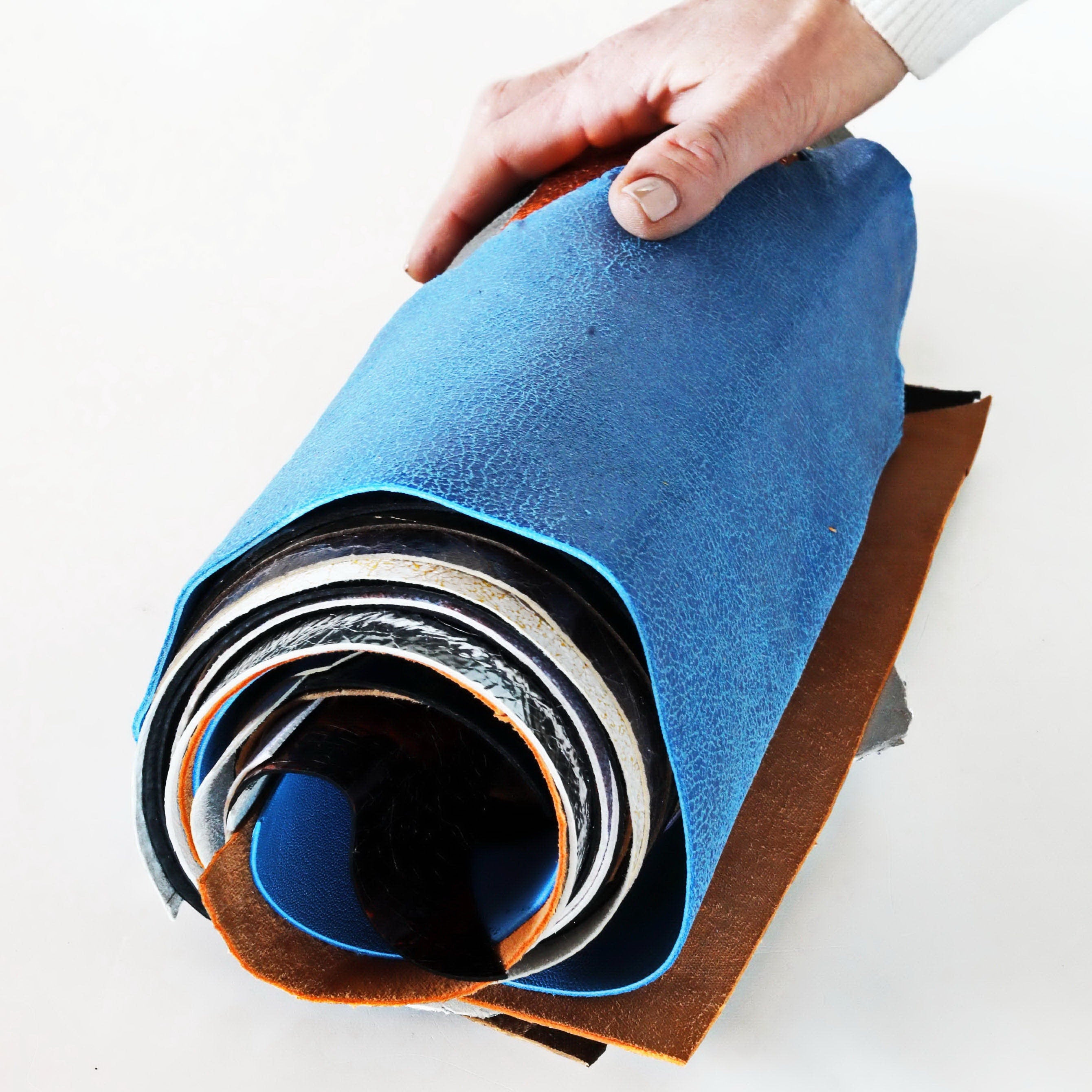 Cracked leather PIECES, crackle effect leather sheets laminated and matte, textured finish mixed colors 10 pcs B102 La Garzarara