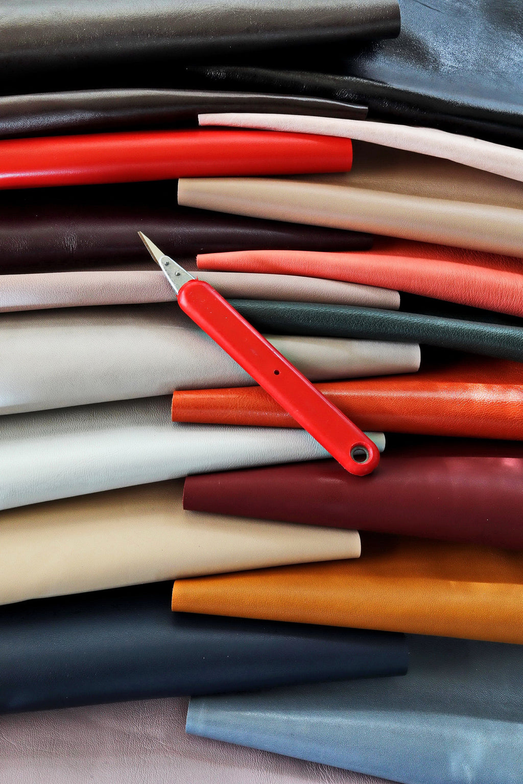 THIN leather scraps, Soft nappa and goatskin renmants, Supple assorted offcuts leather colors 10x8" / 25x20 cm approx B106