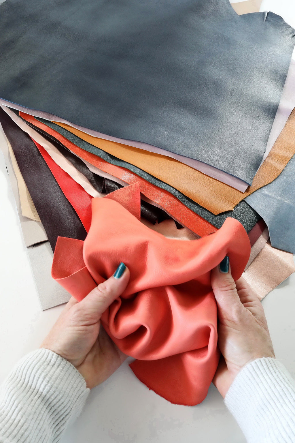 THIN leather scraps, Soft nappa and goatskin renmants, Supple assorted offcuts leather colors 10x8" / 25x20 cm approx B106