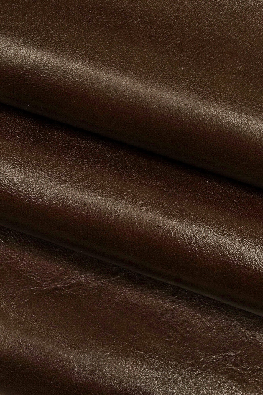 BROWN veg tan CALF leather hide – glossy smooth dark brown sporty cowhide skin, slightly stiff with light wrinkles B14789-TU La Garzarara