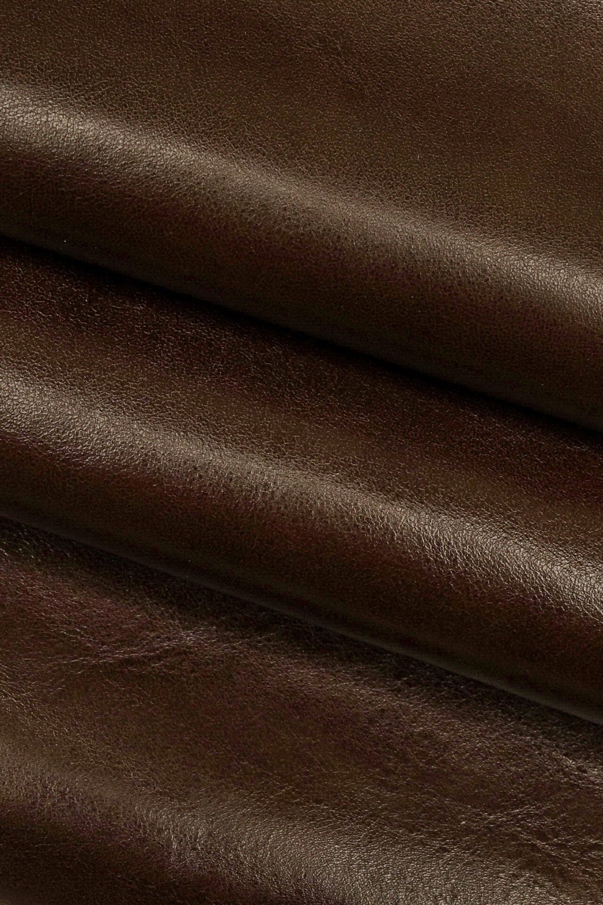 BROWN veg tan CALF leather hide – glossy smooth dark brown sporty cowhide skin, slightly stiff with light wrinkles B14789-TU La Garzarara
