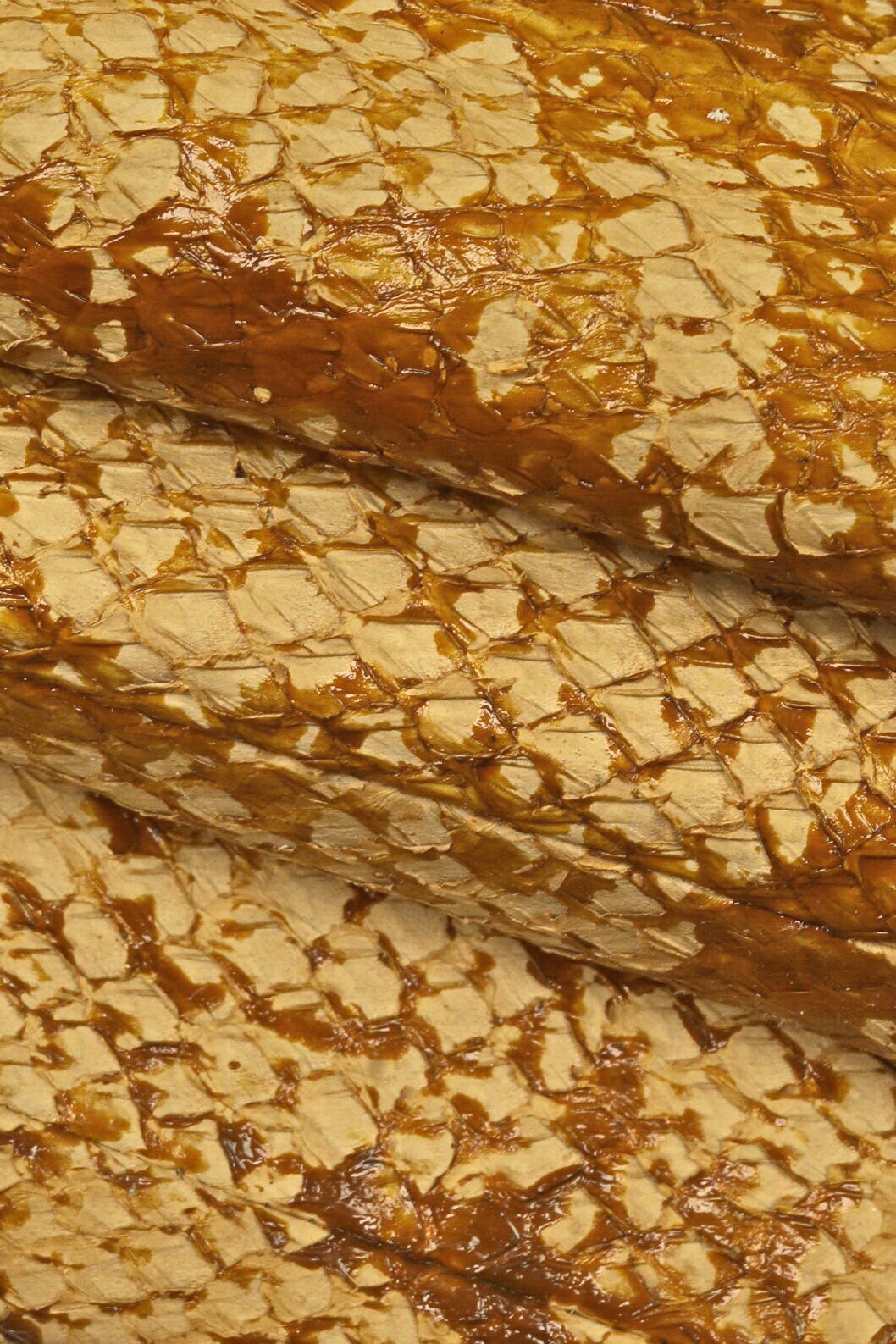 Beige Salmon Leather Hide – Glossy Brown Abstract Pattern, Unique Textured Handcrafted Leather for CraftingB14736-DM La Garzarara