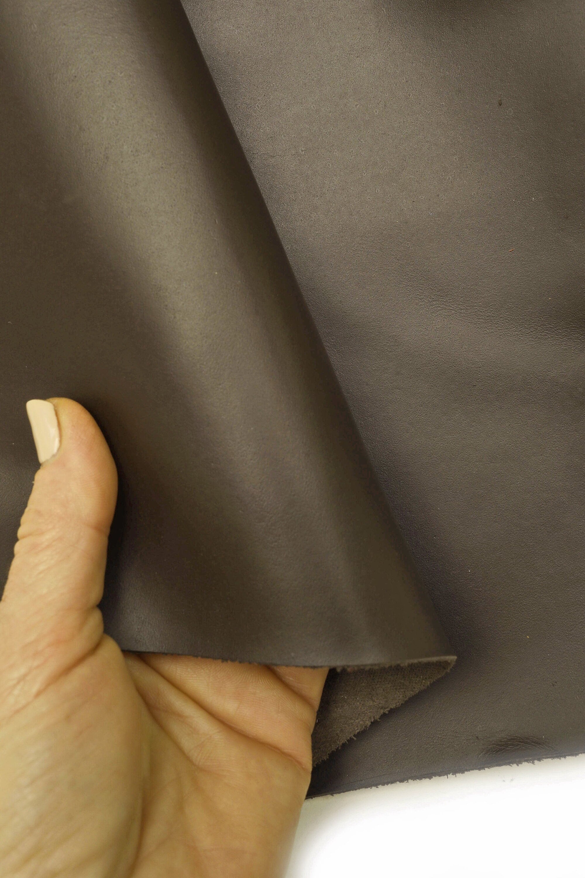 UPHOLSTERY leather Hides, skins for furnitures, sofas, cars and yachts, also handbags B15052-TU La Garzarara