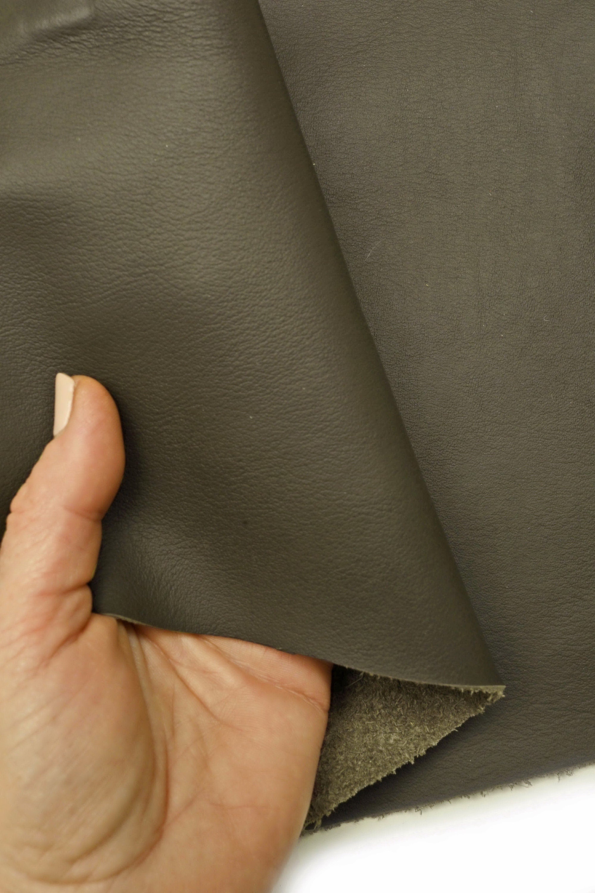 UPHOLSTERY leather Hides, skins for furnitures, sofas, cars and yachts, also handbags B15052-TU La Garzarara