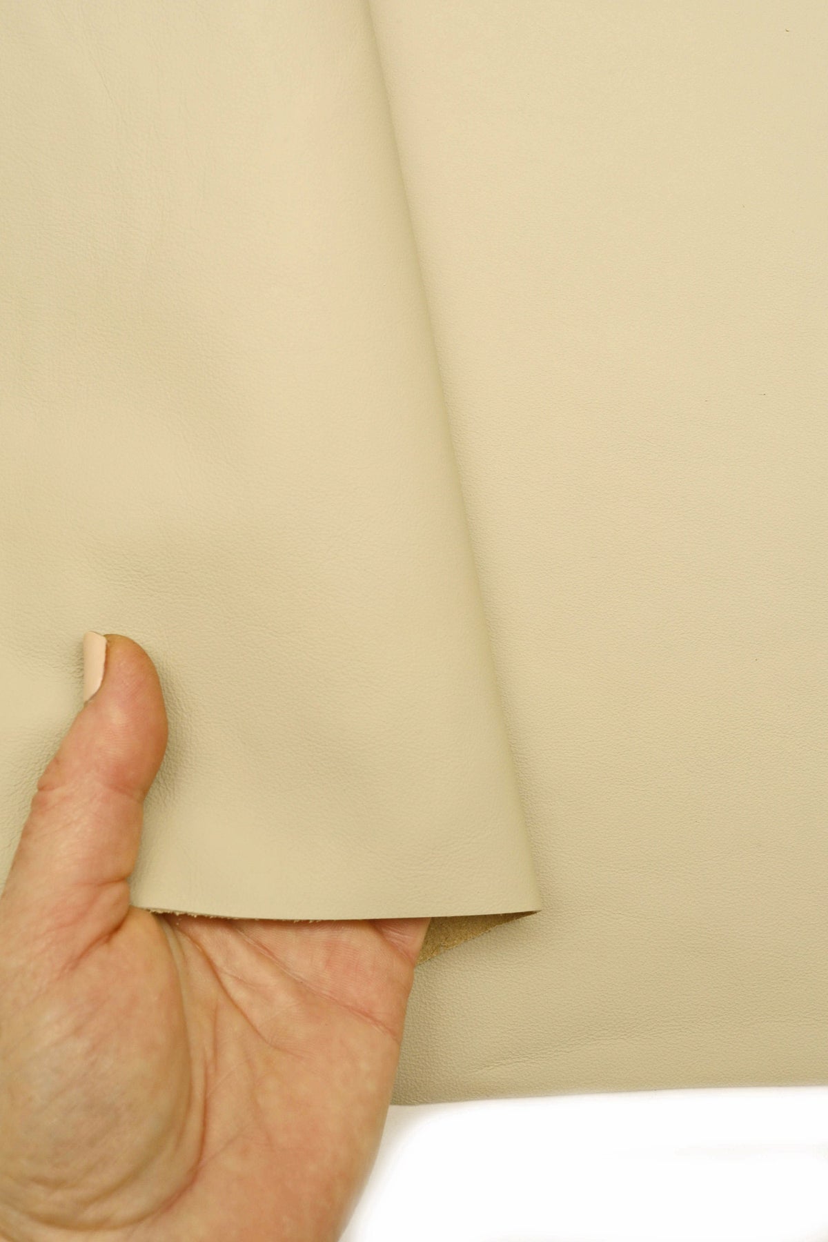 UPHOLSTERY italian genuine leather cow hides for furnitures, sofas, cars and yachts, also handbags B15057-TU La Garzarara