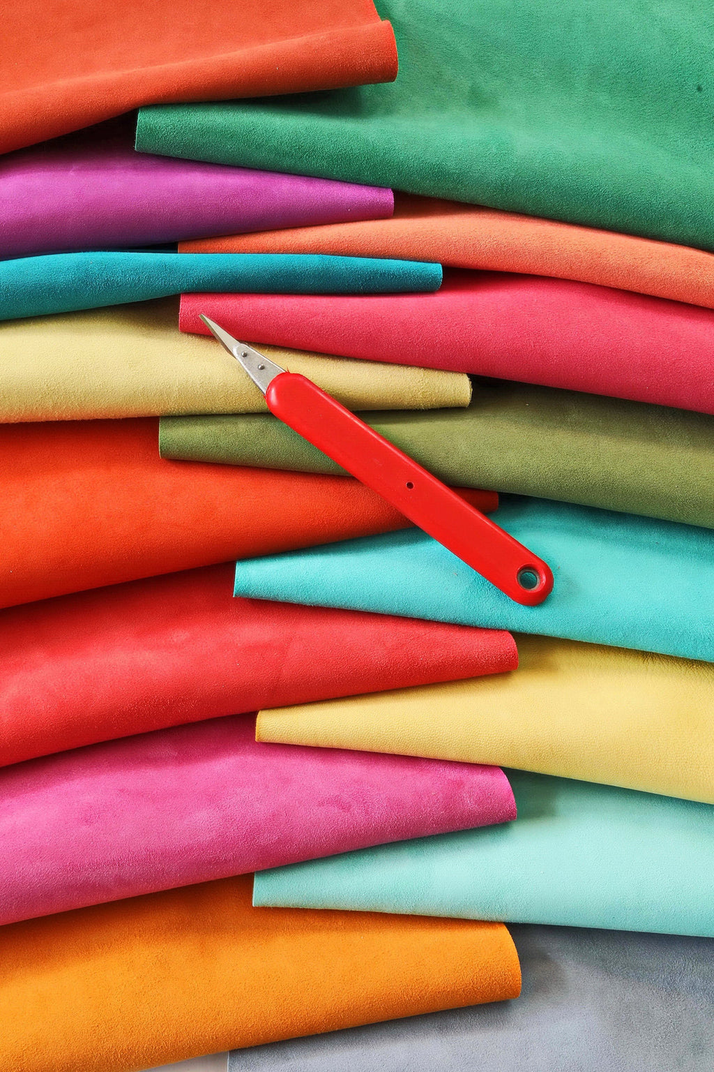 Leather scraps - SUEDE in bright colors, smooth, solid colors, random assortment 10 italian leather pieces B107 La Garzarara