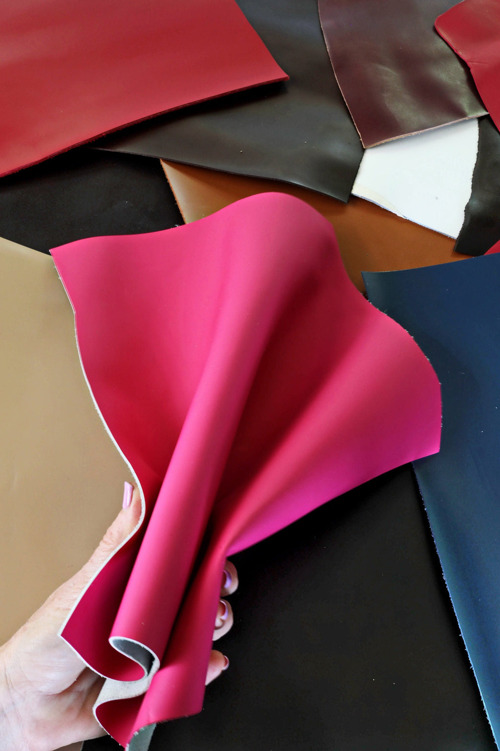 Leather pieces BRUSH OFF abrasivato solid colors random assortment calf remnants thickness 1.0-1.5mm(3-4oz) 1 kg(2 lbs) - 2 kg(4 lbs) B124