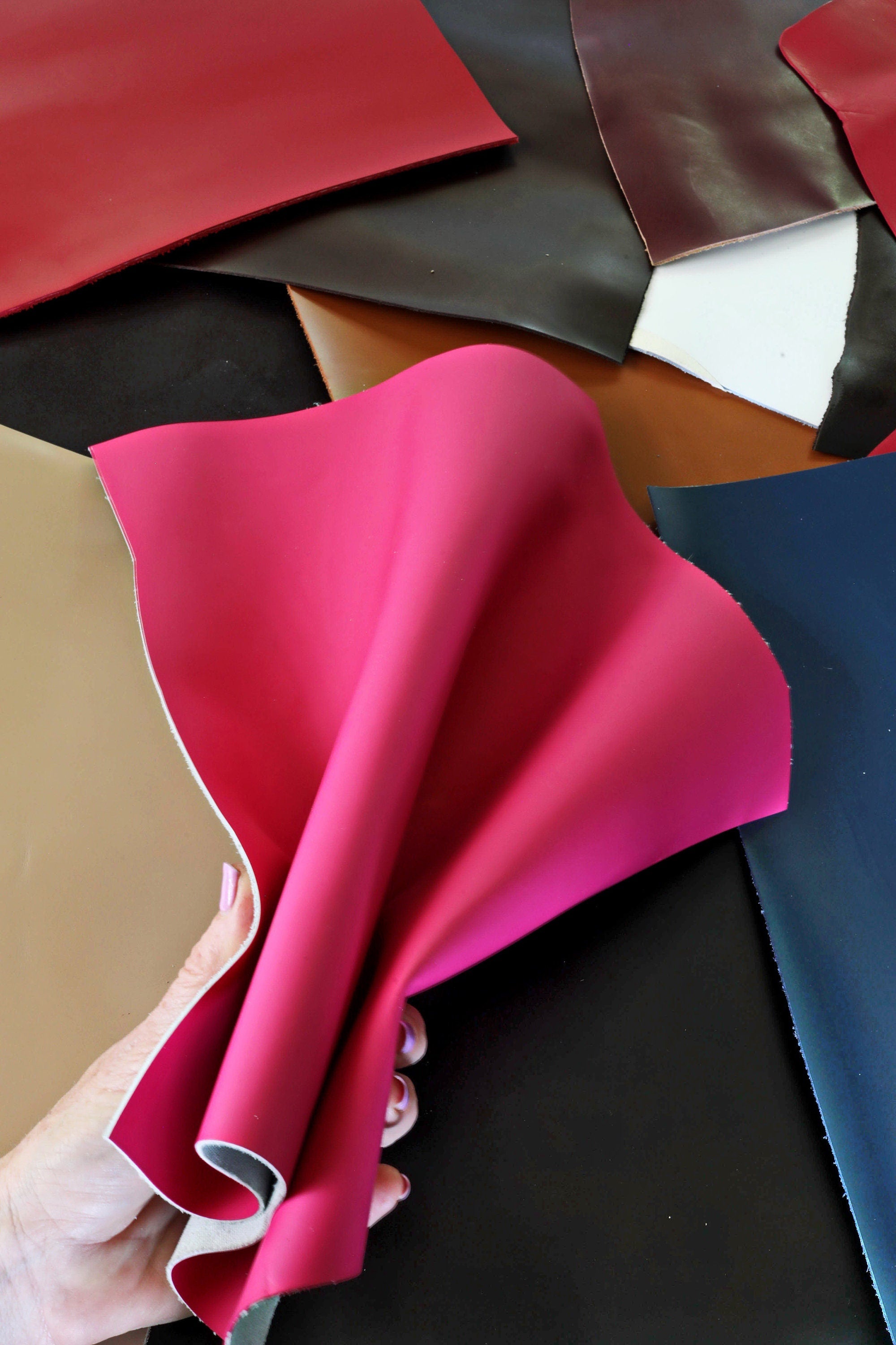 Leather pieces BRUSH OFF abrasivato solid colors random assortment calf remnants thickness 1.0-1.5mm(3-4oz) 1 kg(2 lbs) - 2 kg(4 lbs) B124