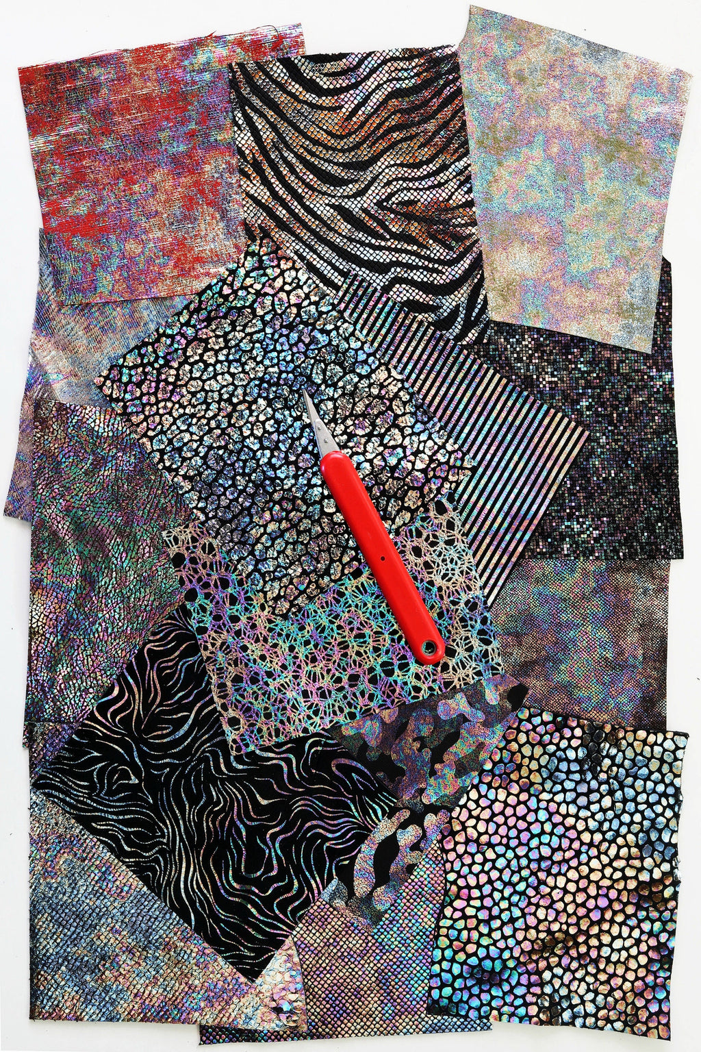 HOLOGRAPHIC SCRAPS bag, mix colourful, random selection, oleographic textured remnants 0,5 lbs B126 La Garzarara