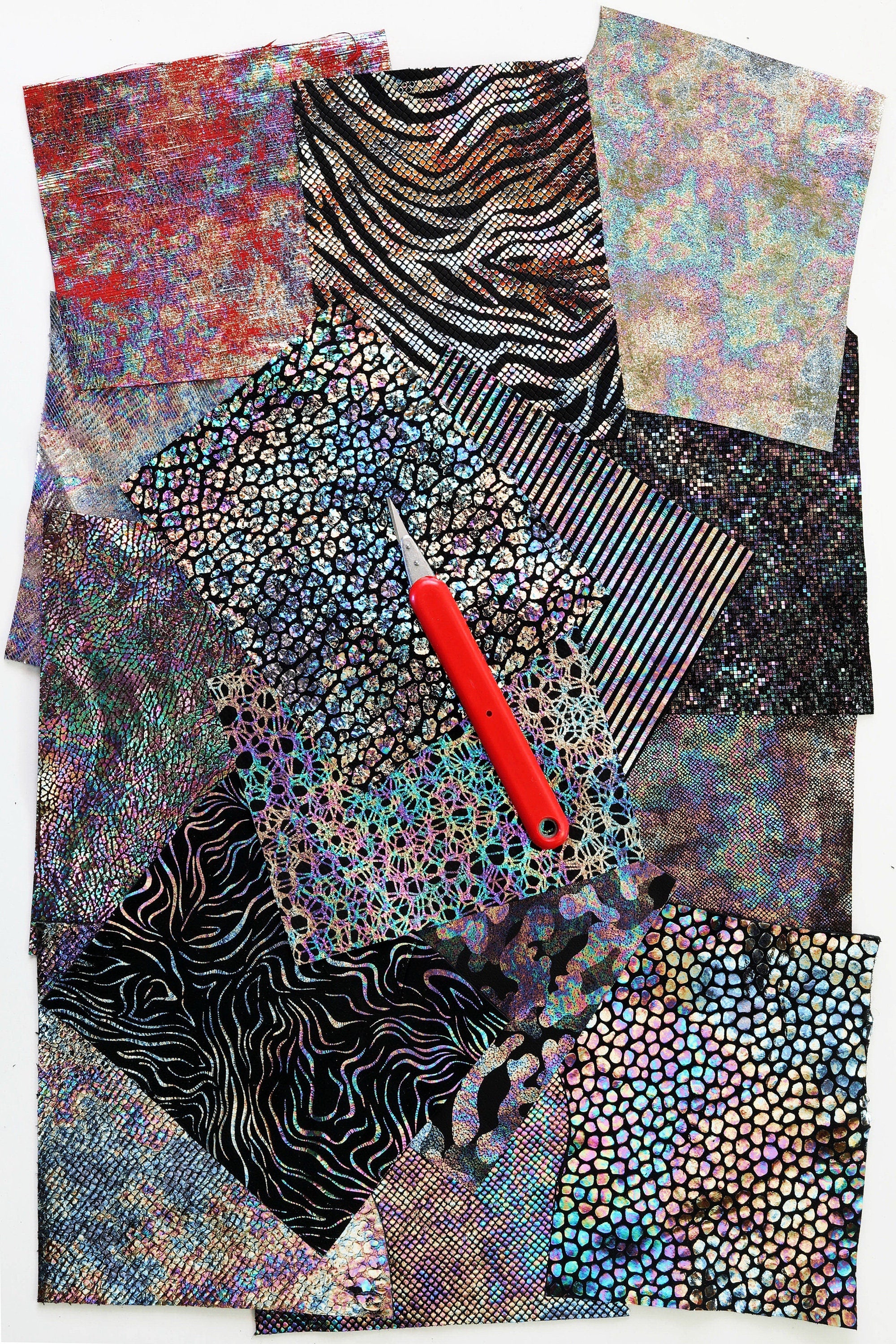 HOLOGRAPHIC SCRAPS bag, mix colourful, random selection, oleographic textured remnants 0,5 lbs B126 La Garzarara