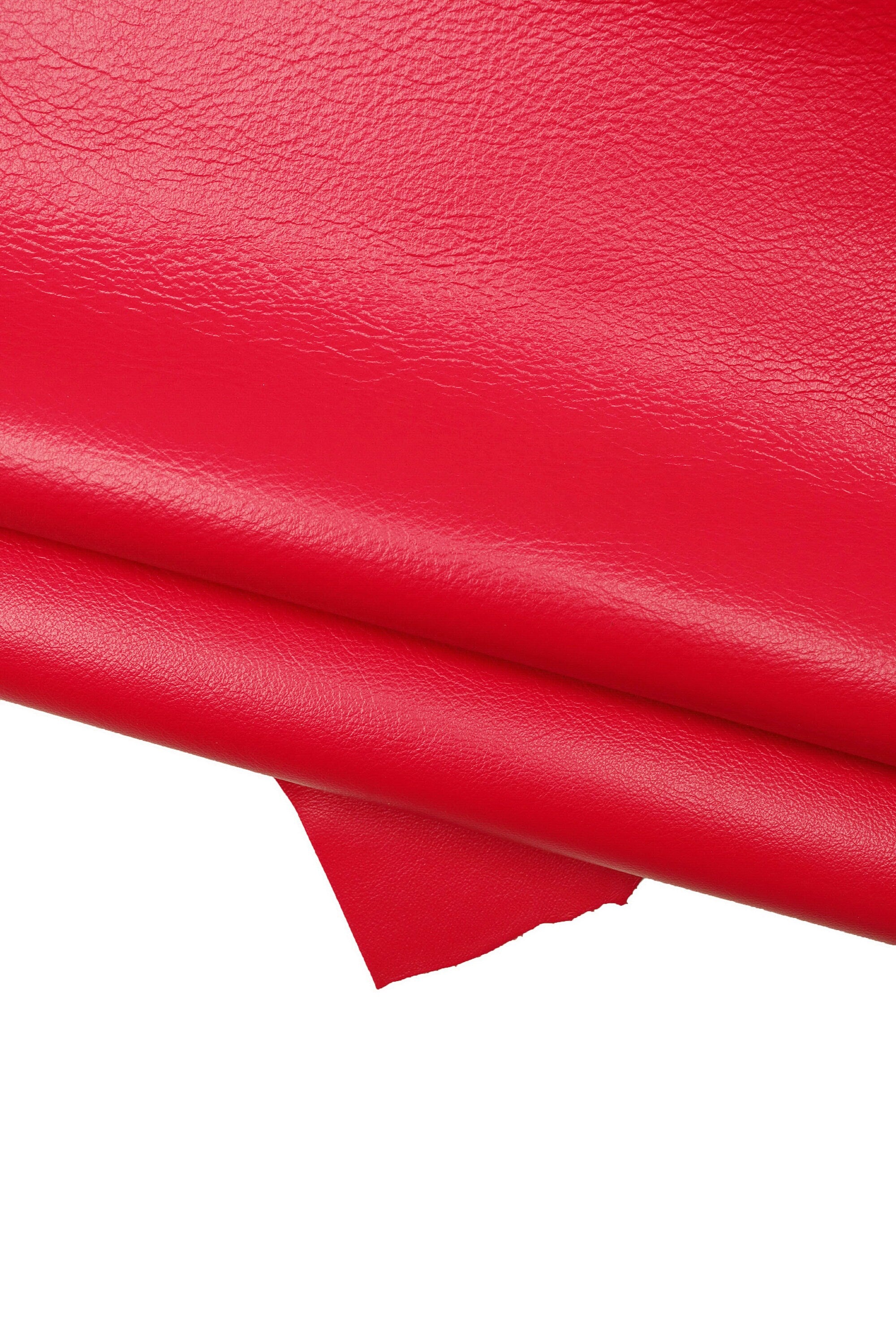 FUCHSIA leather hide, dark pink full grain cowhide with soft pebble grain, sporty grainy calfskin, 1.5 - 1.6 mm B15090-TU La Garzarara