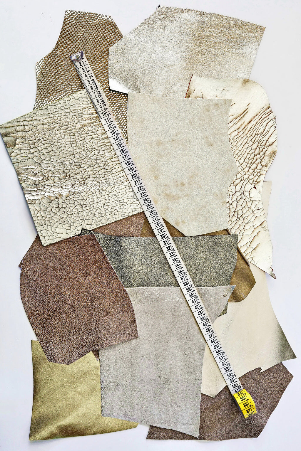 Champagne Gold Leather Scraps, Metallic Foil Offcuts, Light gold Printed Shimmer Platinum Pieces Creative B1390-RC La Garzarara