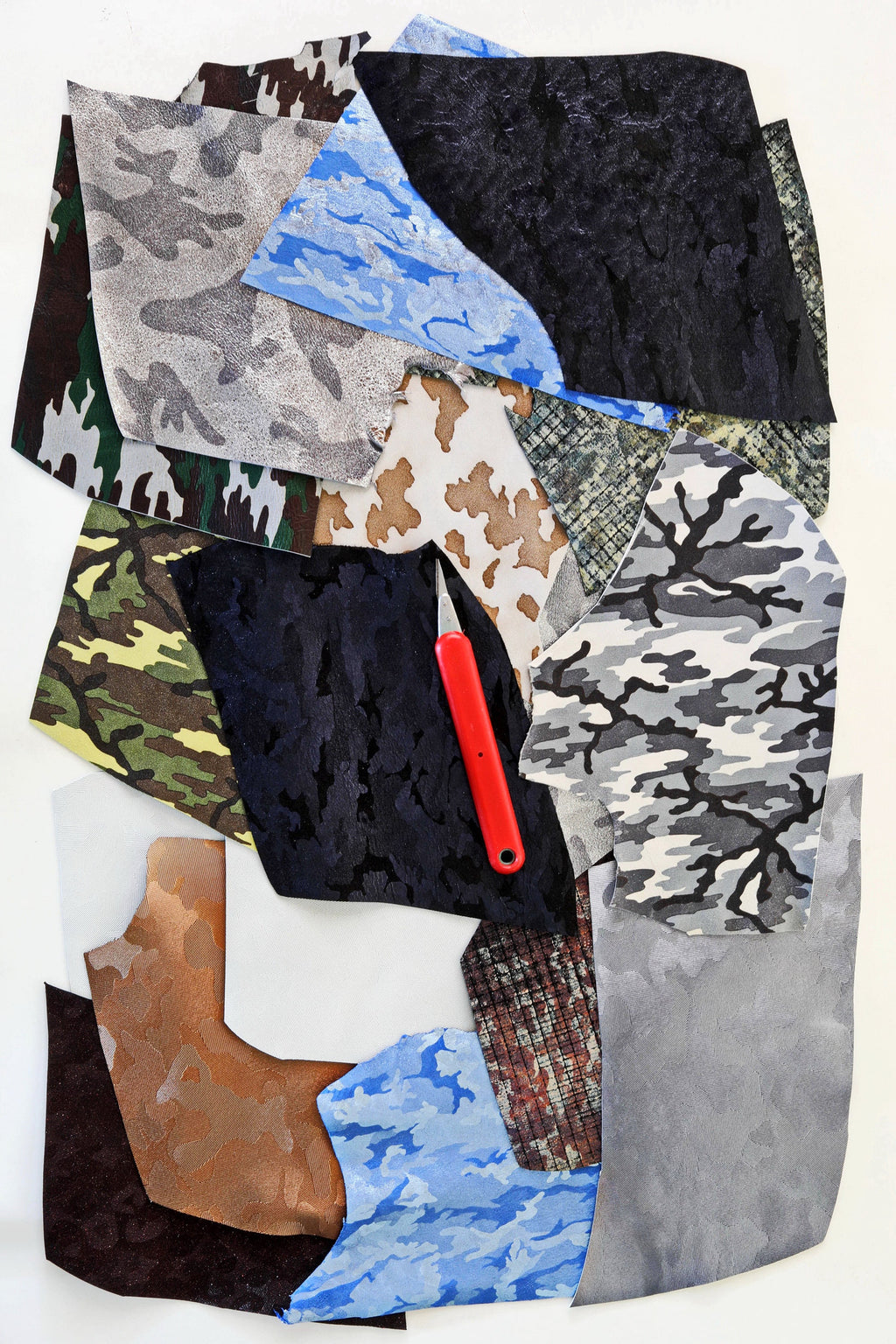 Camo Leather Offcuts, Assorted Camouflage Prints in Mixed Colors, for Earrings and Jewelry Making, weight 0.300 kg B1470-RC La Garzarara
