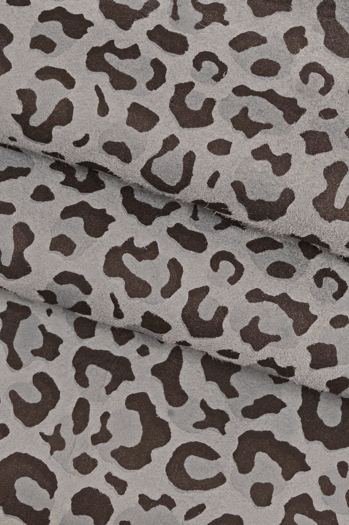 Luxurious Leopard and Cheetah Suede Skins, Smoky Grey with Lilac Accents, Premium Quality B15402-ST La Garzarara