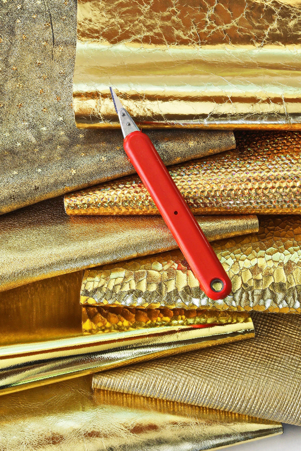 Gold Leather SCRAPS, Renmants fancy textures, solid color, italian gold leather pieces for earrings 1 lbs B1380-RC La Garzarara