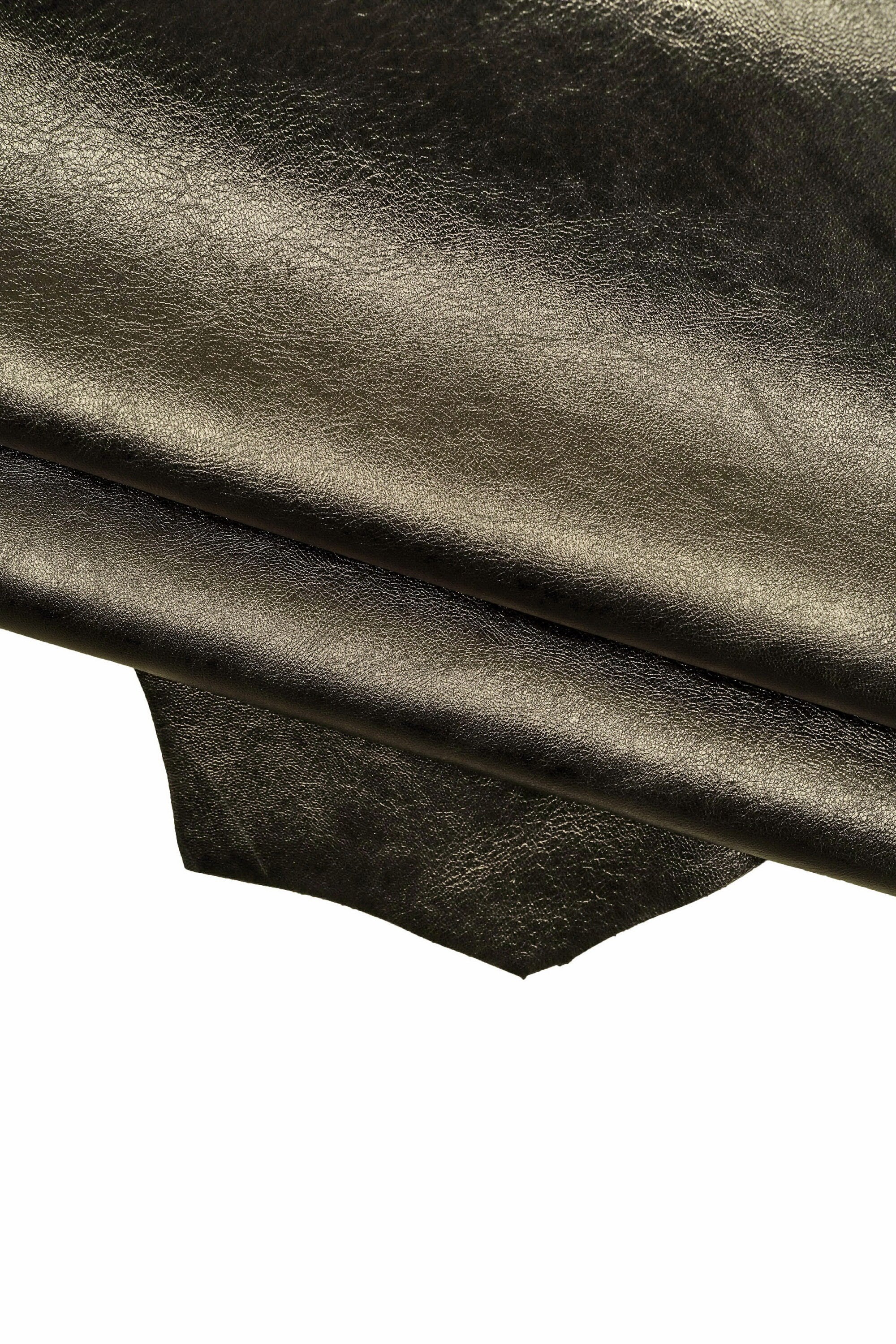Glossy Grey Lamb Leather hide – Soft Metallic Sheepskin with Smooth Texture B15682-MT La Garzarara