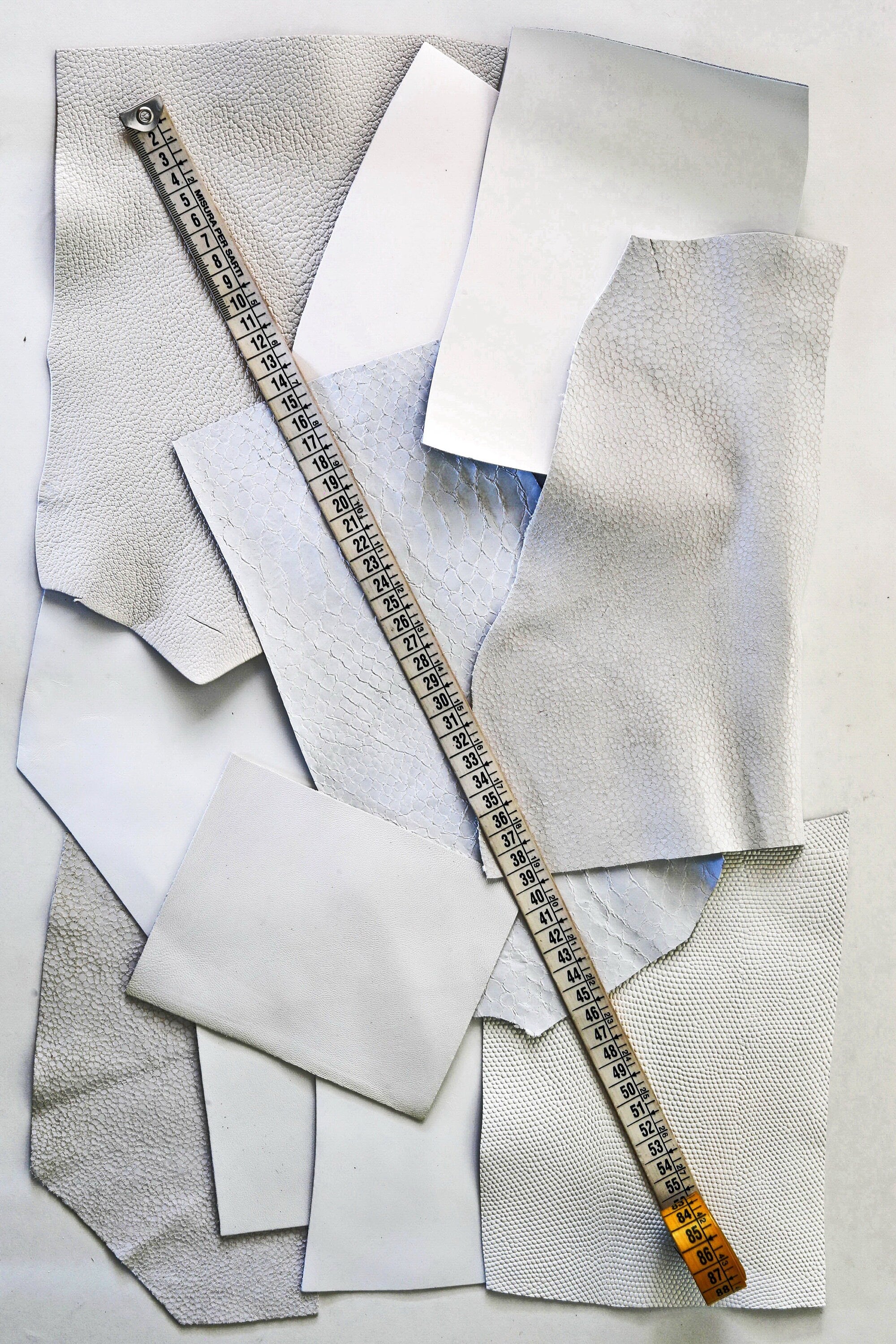 White Leather Renmnats Craft Pieces, Ivory and Neutral Scraps, Mixed Finish Offcuts for leather projects B1330-RC La Garzarara