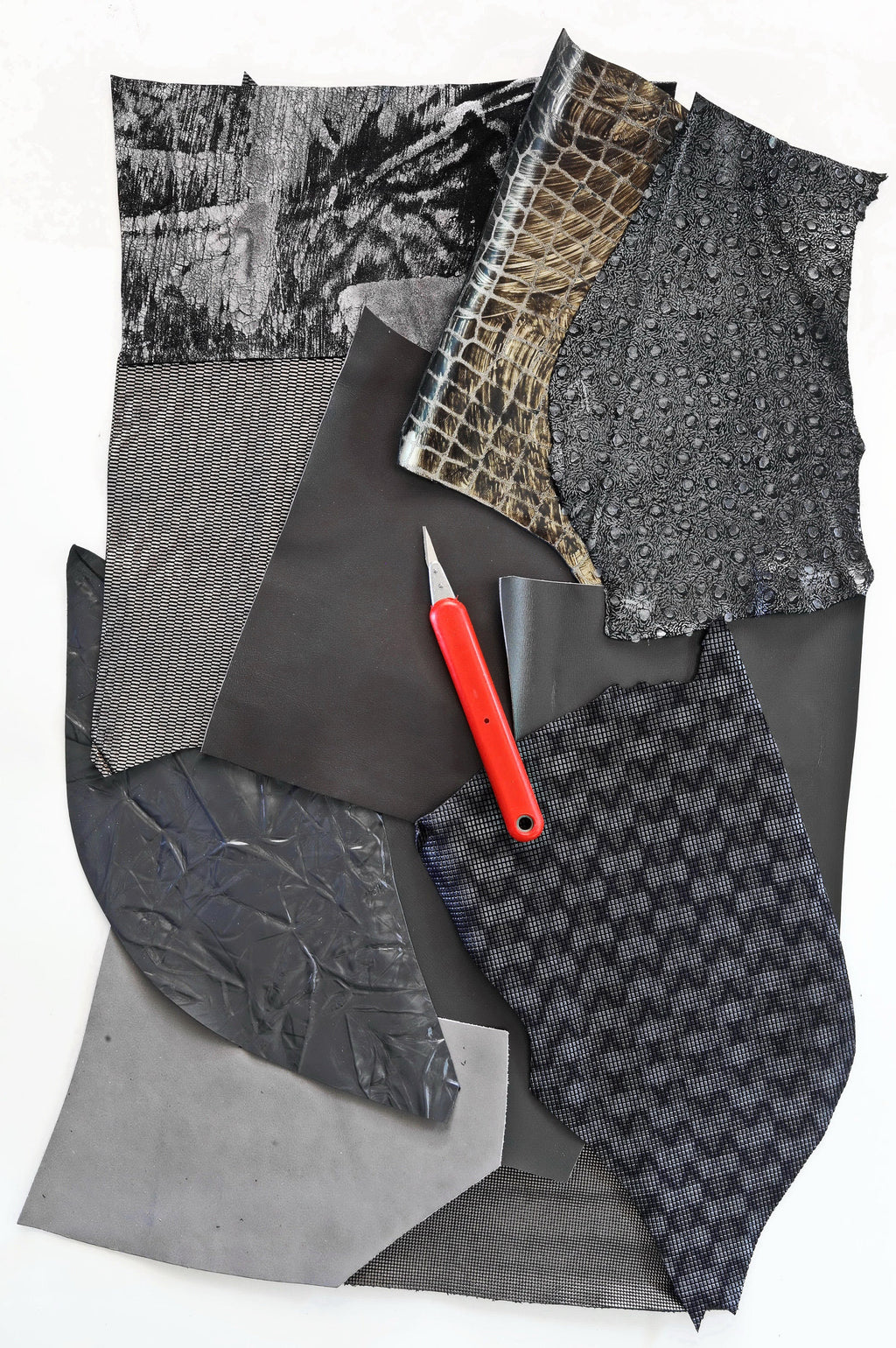 Charcoal Leather Scraps, Graphite and Dark Grey Craft Pieces, Assorted Textures and Finishes Offcuts for artisan B1430-RC La Garzarara